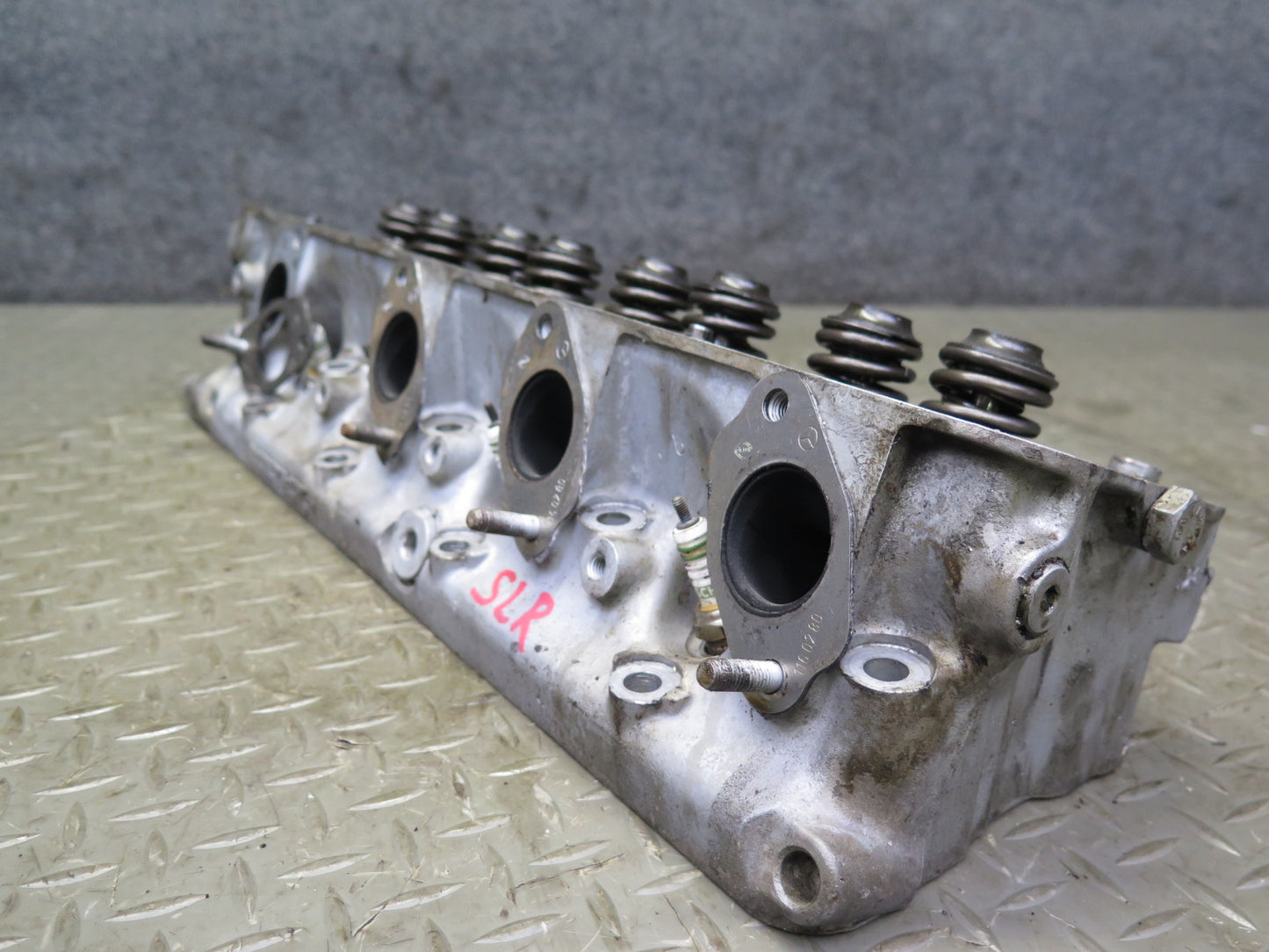 81-85 Mercedes R107 380SL M116 116.962 Engine Left Cylinder Head OEM