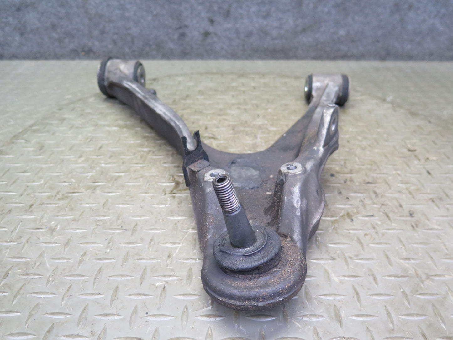 2004-2009 Cadillac XLR Front Right Suspension Lower & Upper Control Arm Set