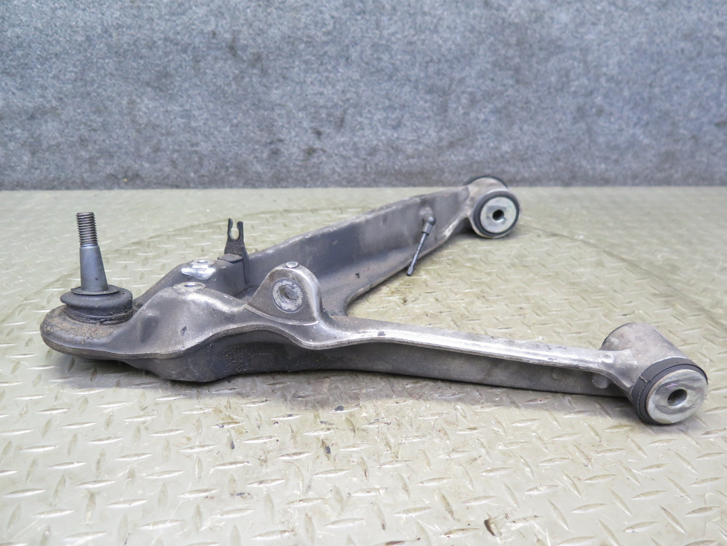 2004-2009 Cadillac XLR Front Right Suspension Lower & Upper Control Arm Set