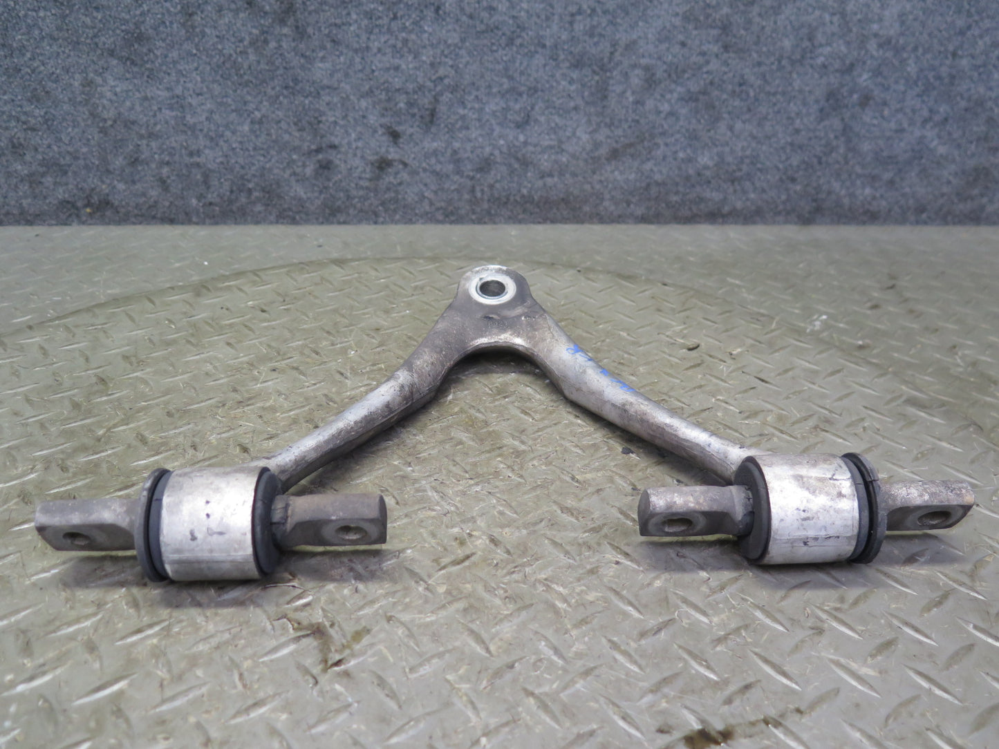 2004-2009 Cadillac XLR Front Right Suspension Lower & Upper Control Arm Set