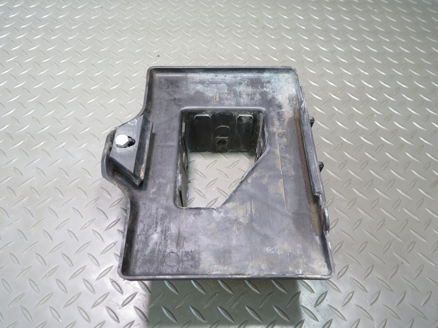 2004-2009 Cadillac XLR Battery Tray Holder Frame Bracket 10258430