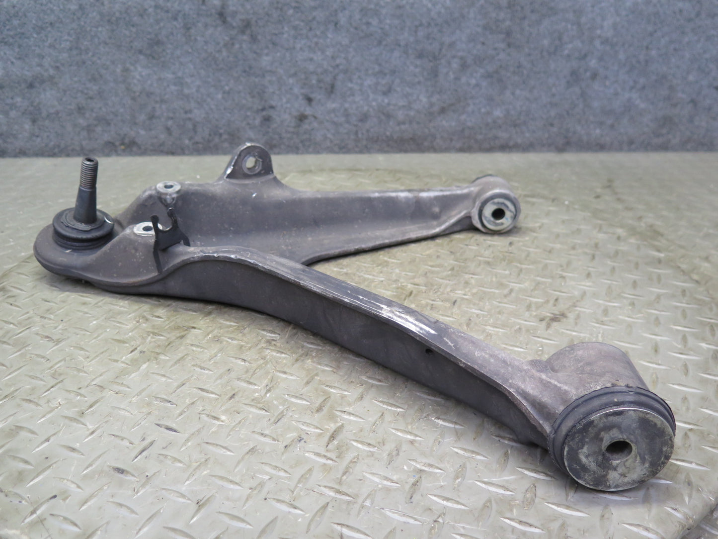 2004-2009 Cadillac XLR Front Left Suspension Lower & Upper Control Arm Set