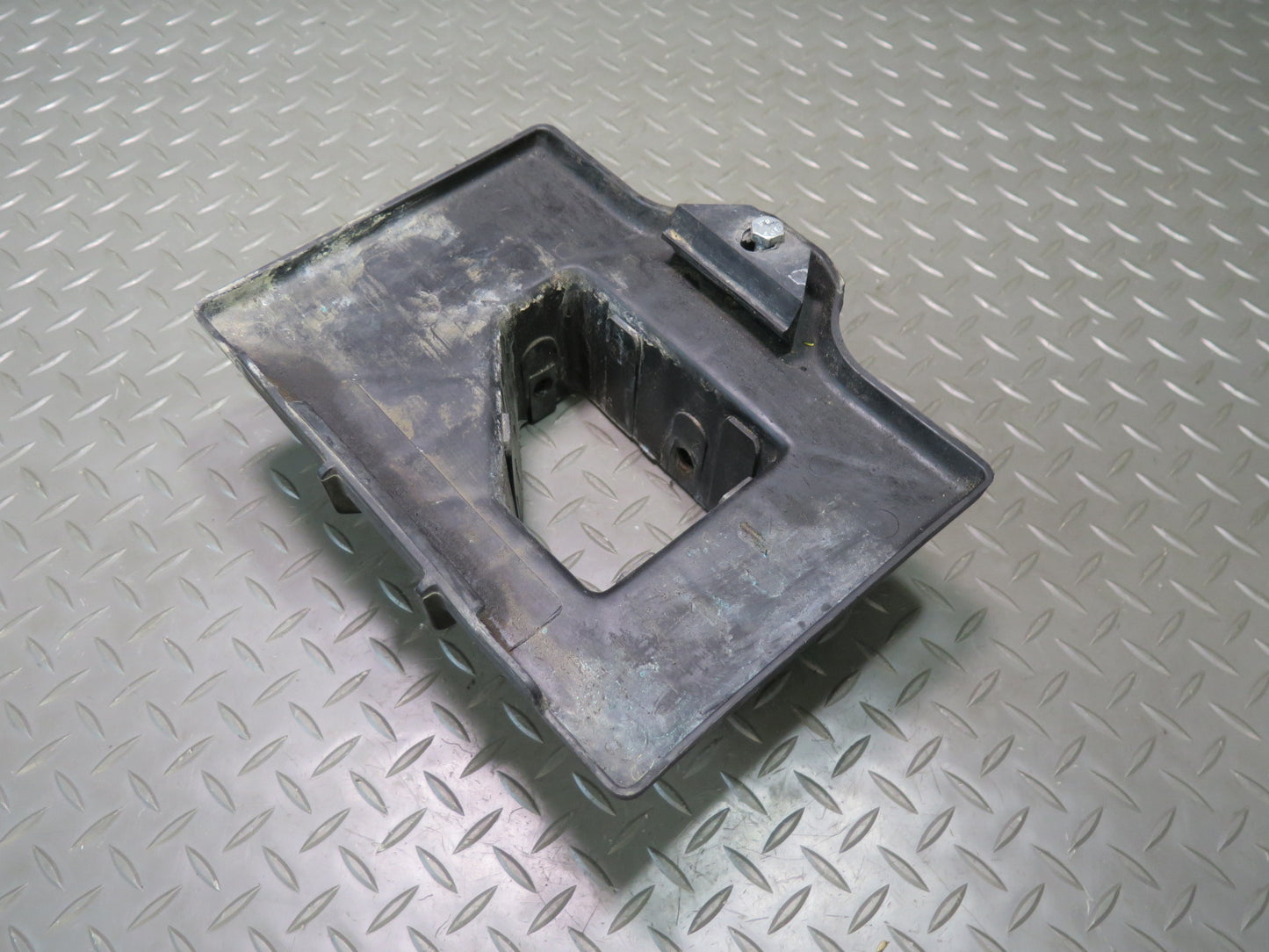 2004-2009 Cadillac XLR Battery Tray Holder Frame Bracket 10258430