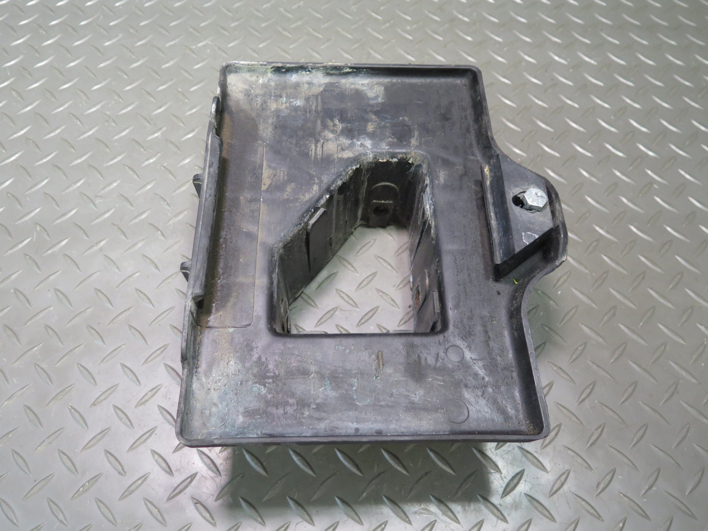 2004-2009 Cadillac XLR Battery Tray Holder Frame Bracket 10258430