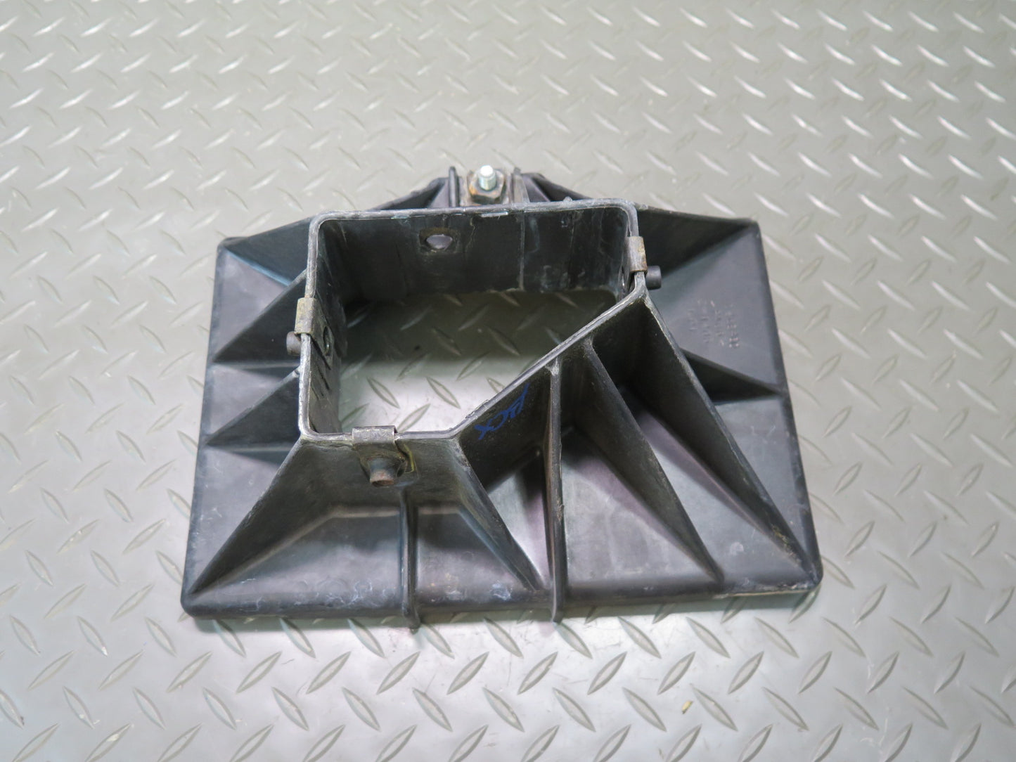 2004-2009 Cadillac XLR Battery Tray Holder Frame Bracket 10258430