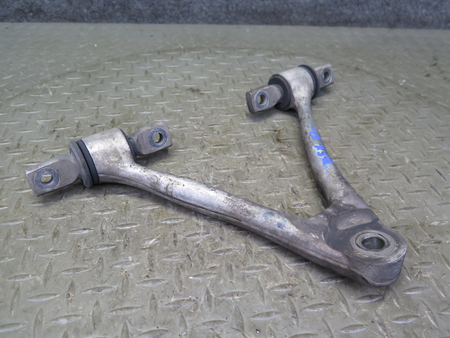 2004-2009 Cadillac XLR Front Left Suspension Lower & Upper Control Arm Set