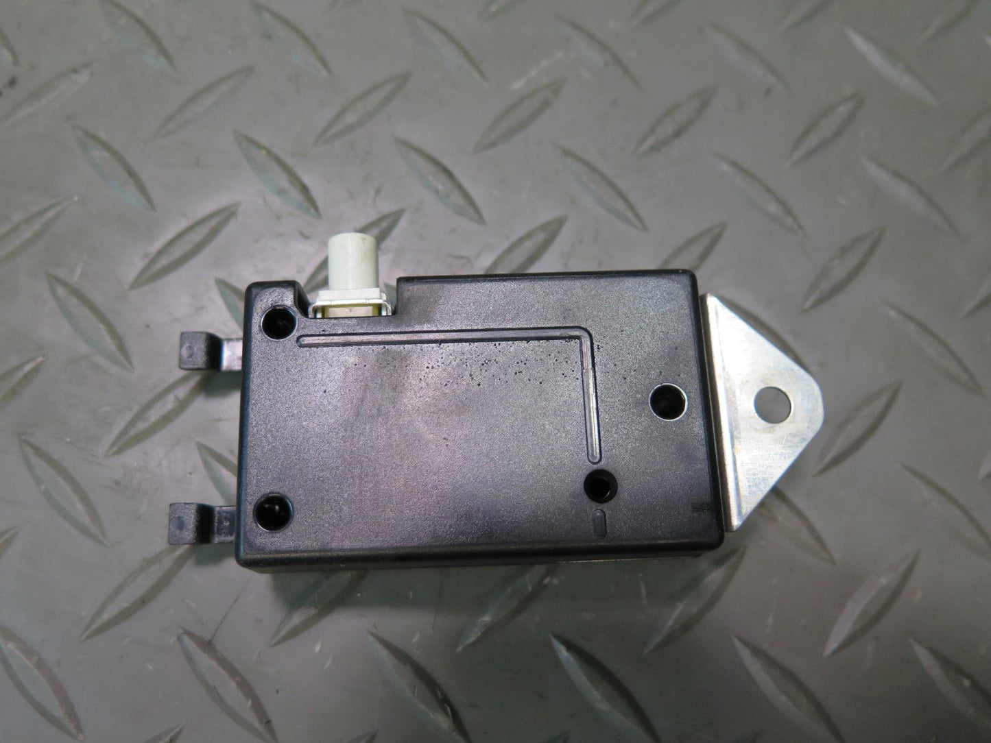 2004-2009 Cadillac XLR GPS Radio Antenna Computer Control Module Set