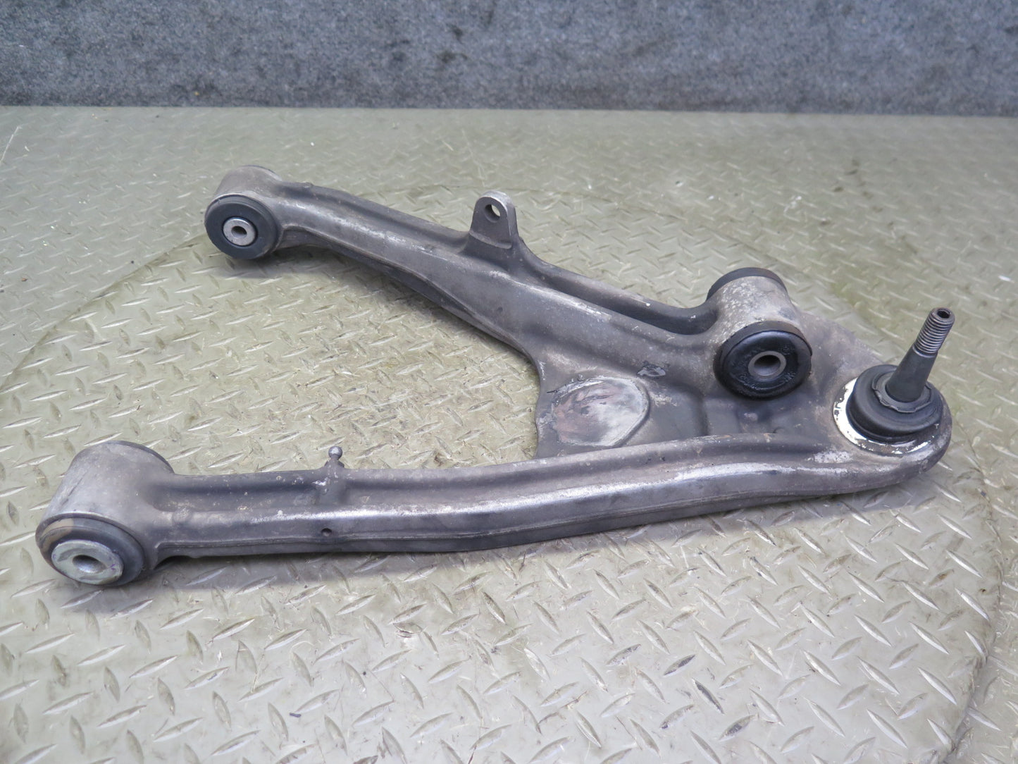 2004-2009 Cadillac XLR Rear Left Suspension Lower & Upper Control Arm Set