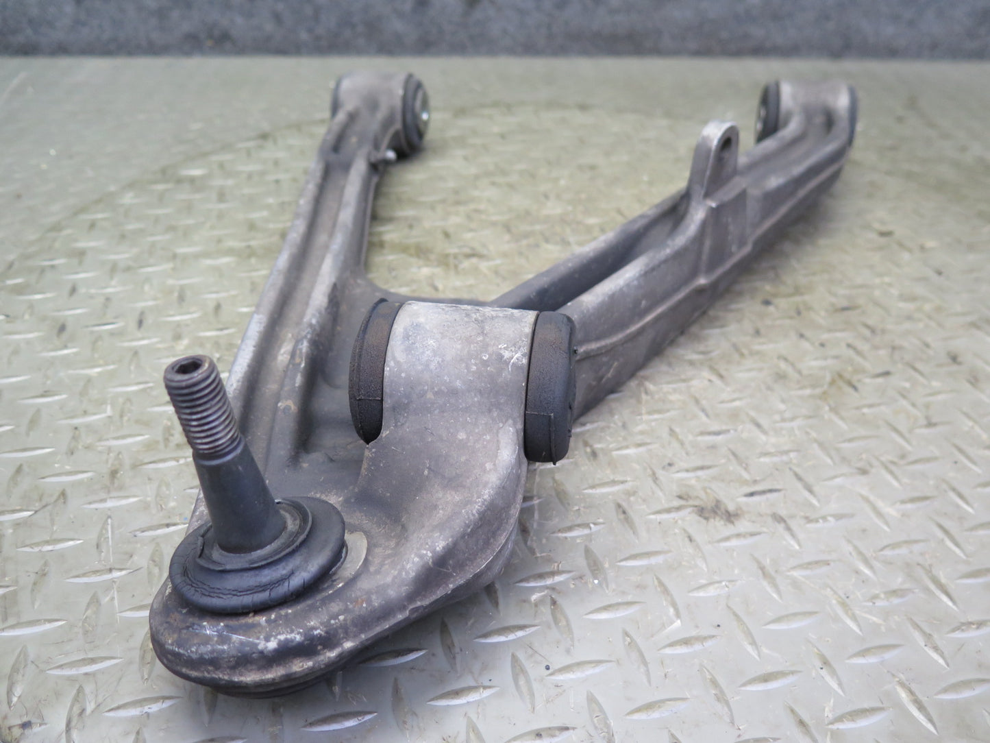 2004-2009 Cadillac XLR Rear Left Suspension Lower & Upper Control Arm Set