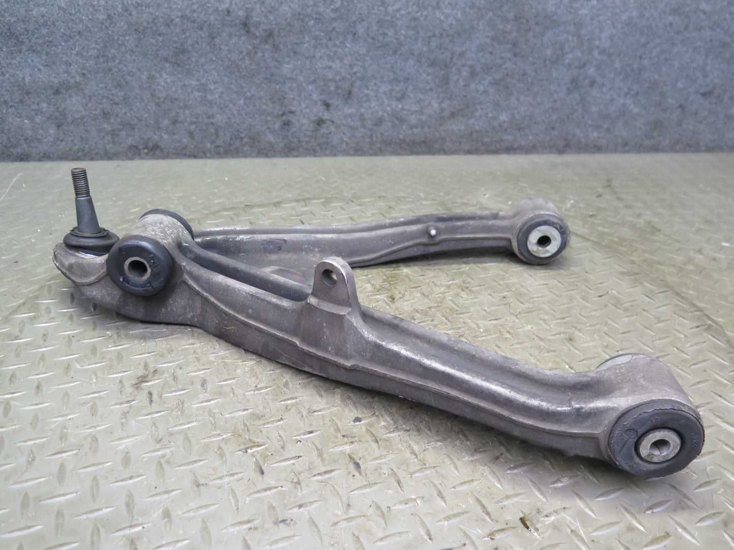 2004-2009 Cadillac XLR Rear Left Suspension Lower & Upper Control Arm Set