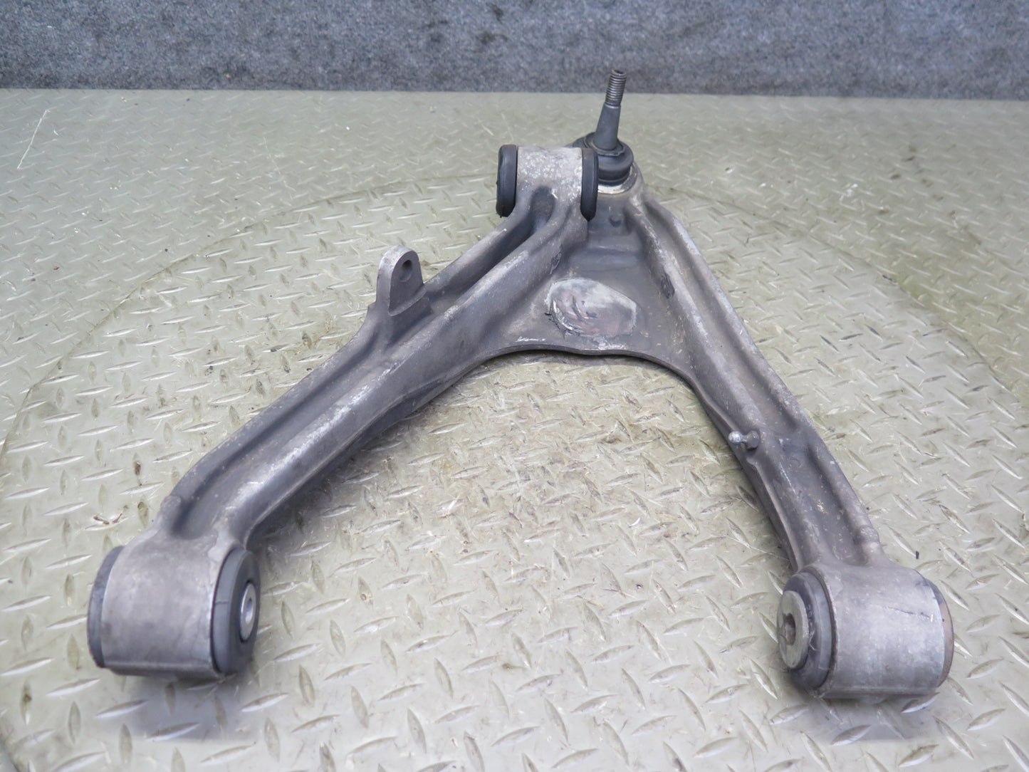 2004-2009 Cadillac XLR Rear Left Suspension Lower & Upper Control Arm Set