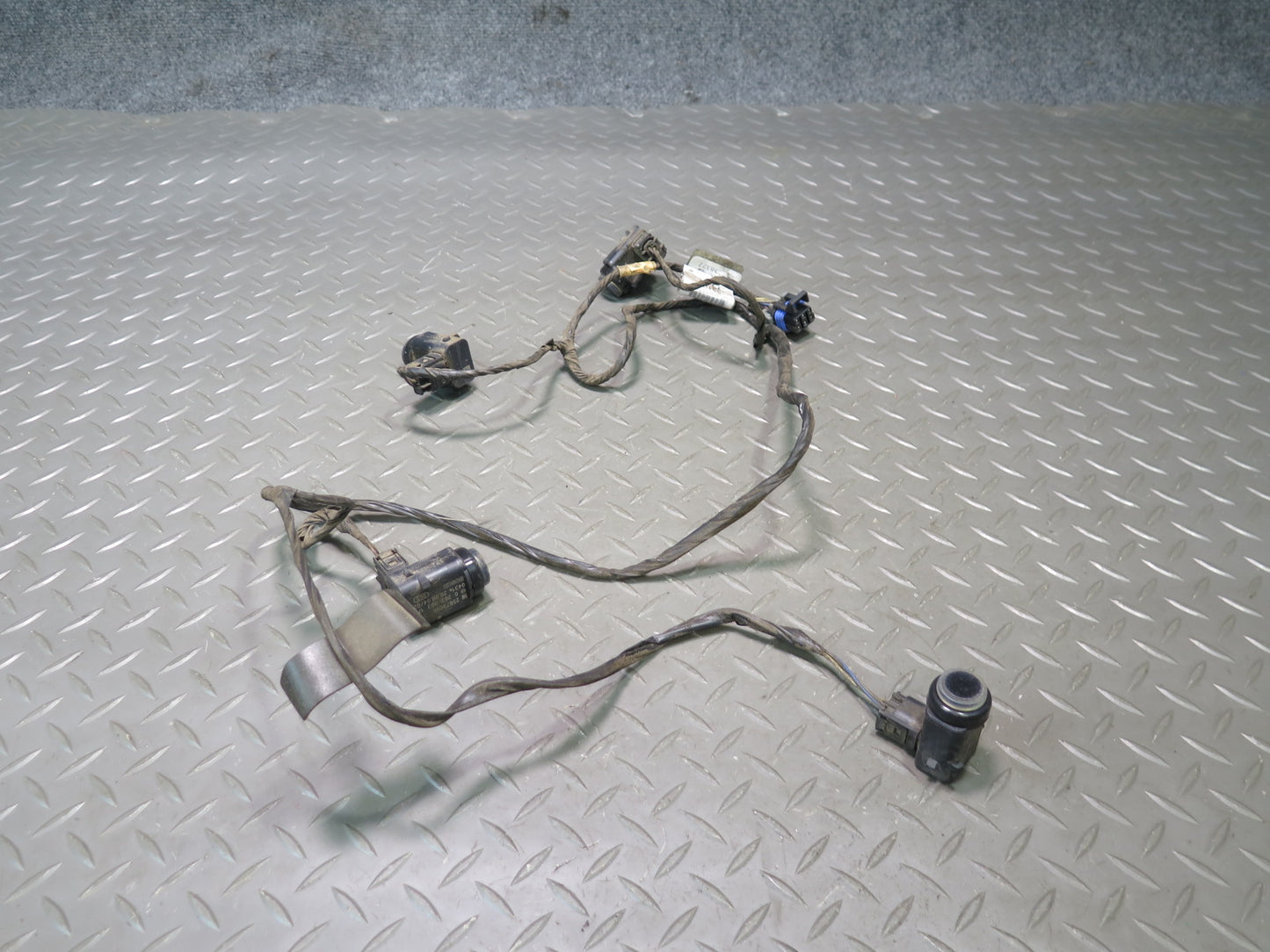2004-2009 Cadillac XLR Rear Bumper Wire Harness W/ Parking Sensor Assembly
