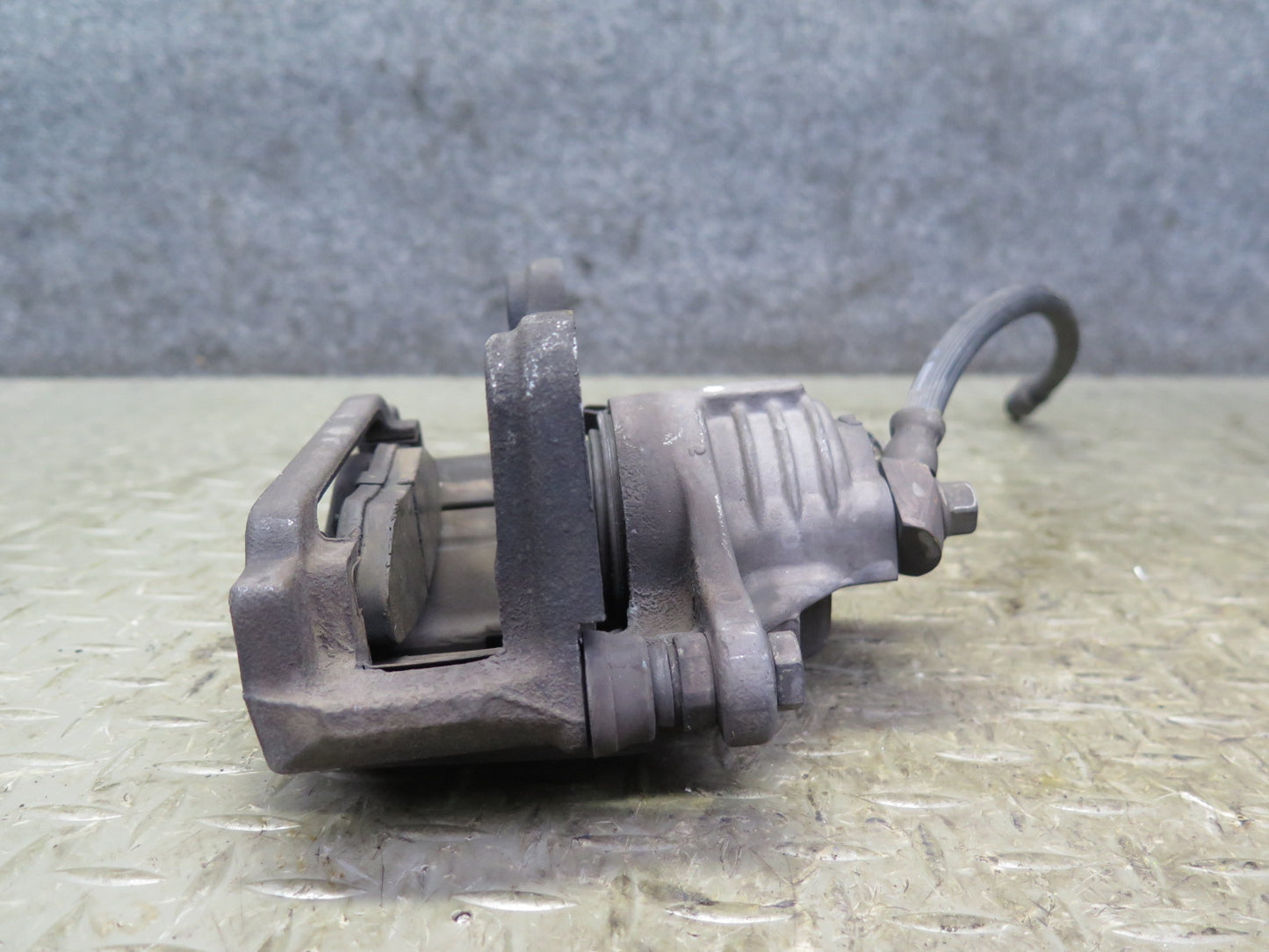 2004-2009 Cadillac XLR RWD Front Left & Right Side Brake Caliper Set of 2