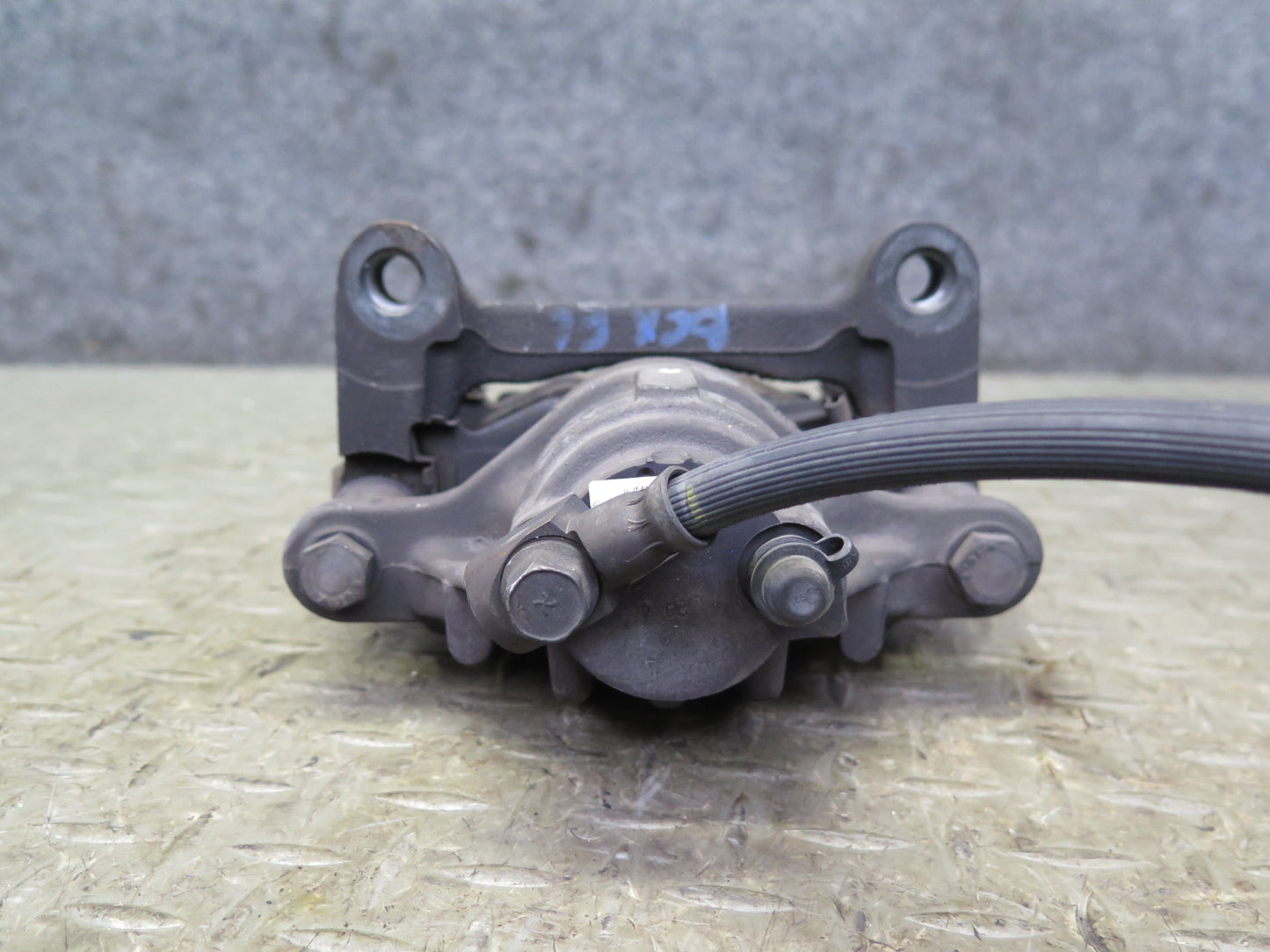 2004-2009 Cadillac XLR RWD Front Left & Right Side Brake Caliper Set of 2