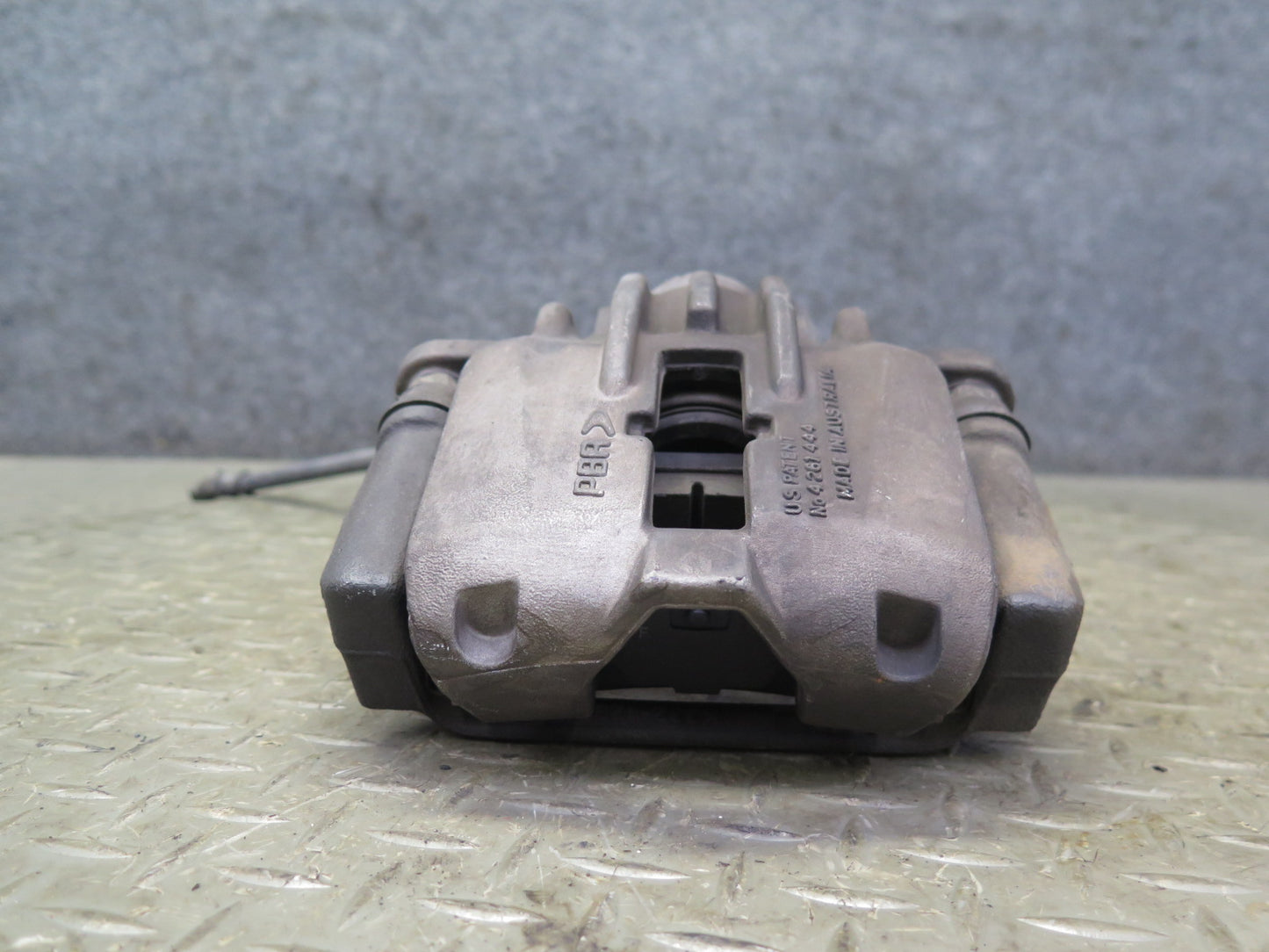 2004-2009 Cadillac XLR RWD Front Left & Right Side Brake Caliper Set of 2