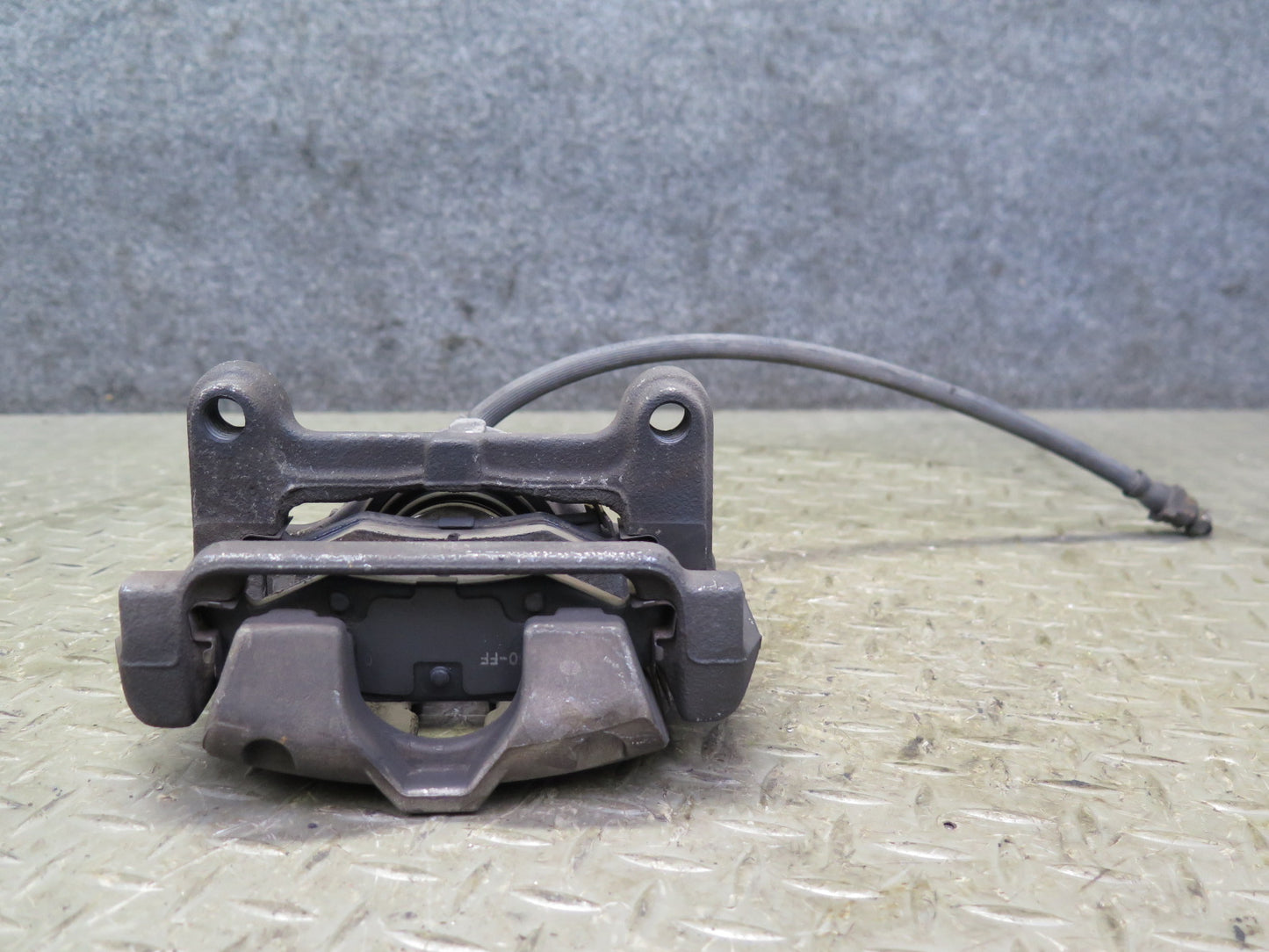 2004-2009 Cadillac XLR RWD Front Left & Right Side Brake Caliper Set of 2
