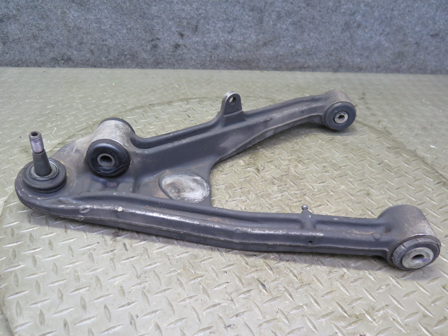 2004-2009 Cadillac XLR Rear Right Suspension Lower & Upper Control Arm Set
