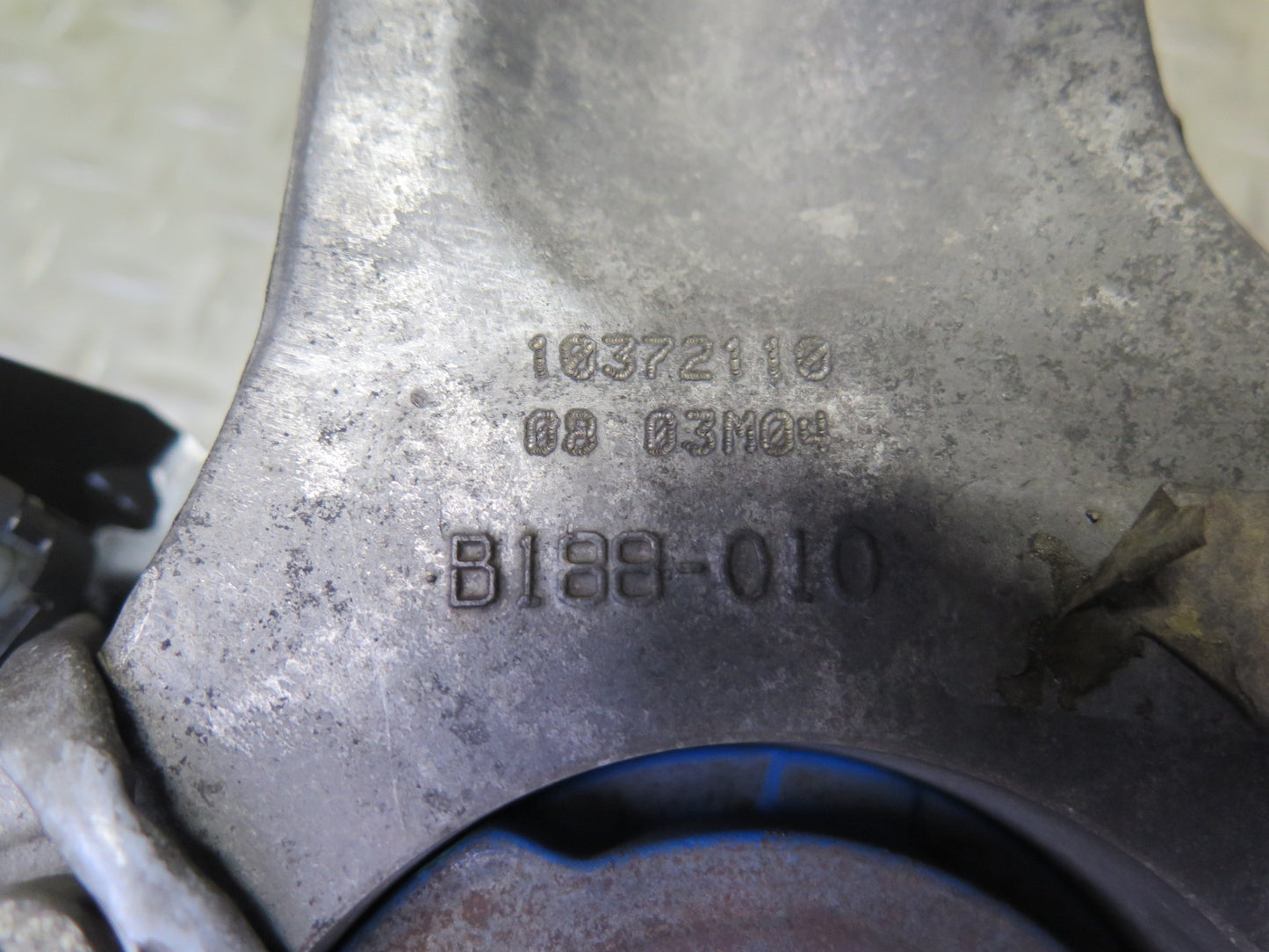 2004-2008 Cadillac XLR Front Right Pass Side Spindle Knuckle Wheel Hub Bearing