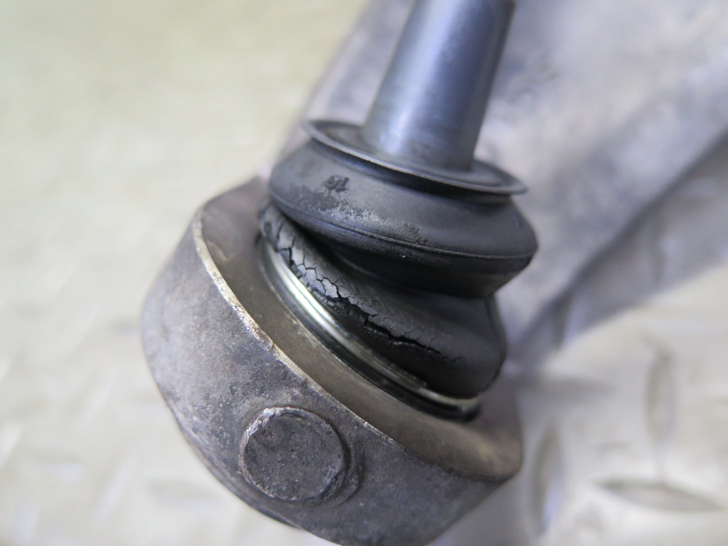 2004-2008 Cadillac XLR Front Right Pass Side Spindle Knuckle Wheel Hub Bearing