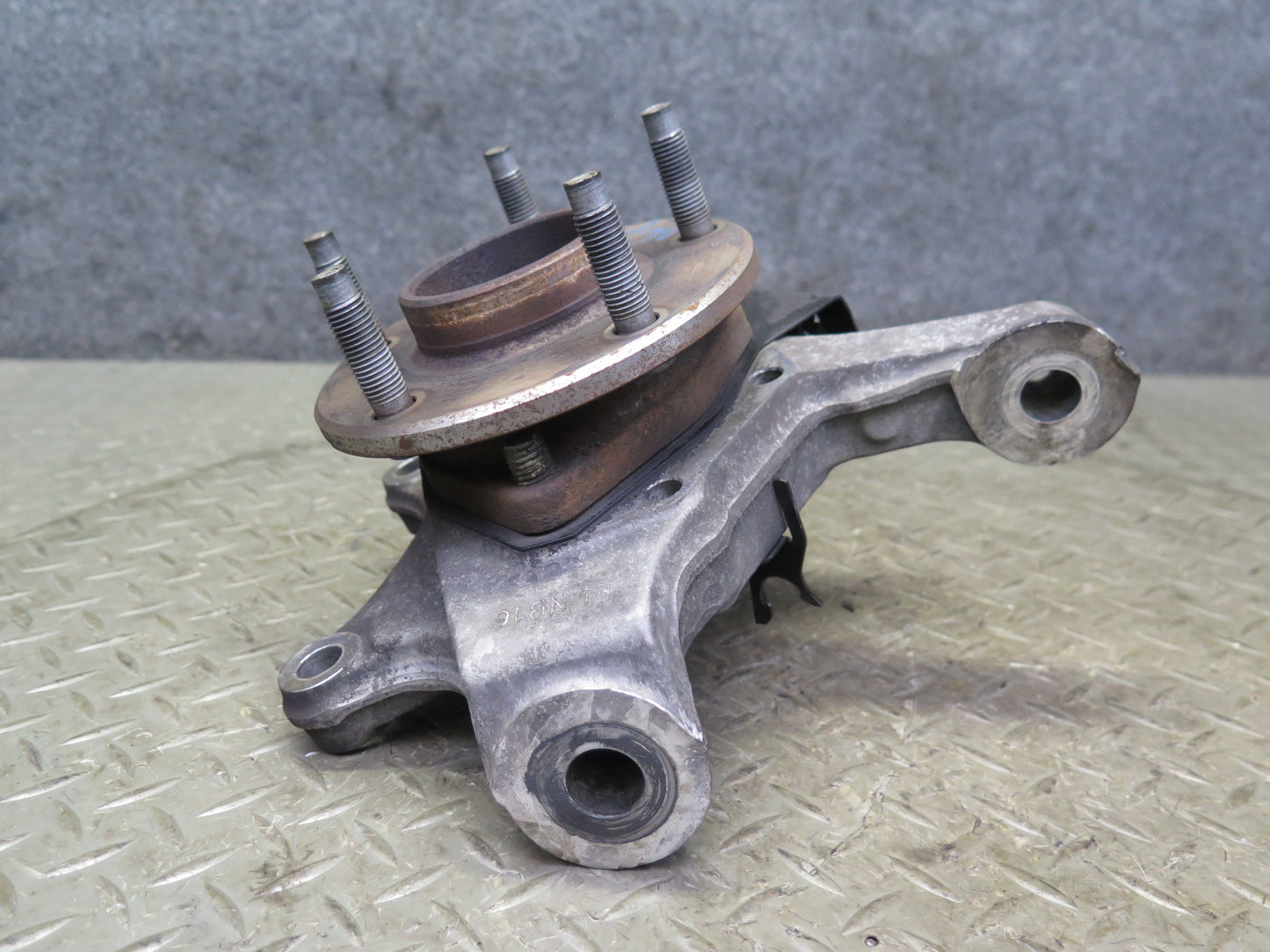 2004-2008 Cadillac XLR Front Right Pass Side Spindle Knuckle Wheel Hub Bearing