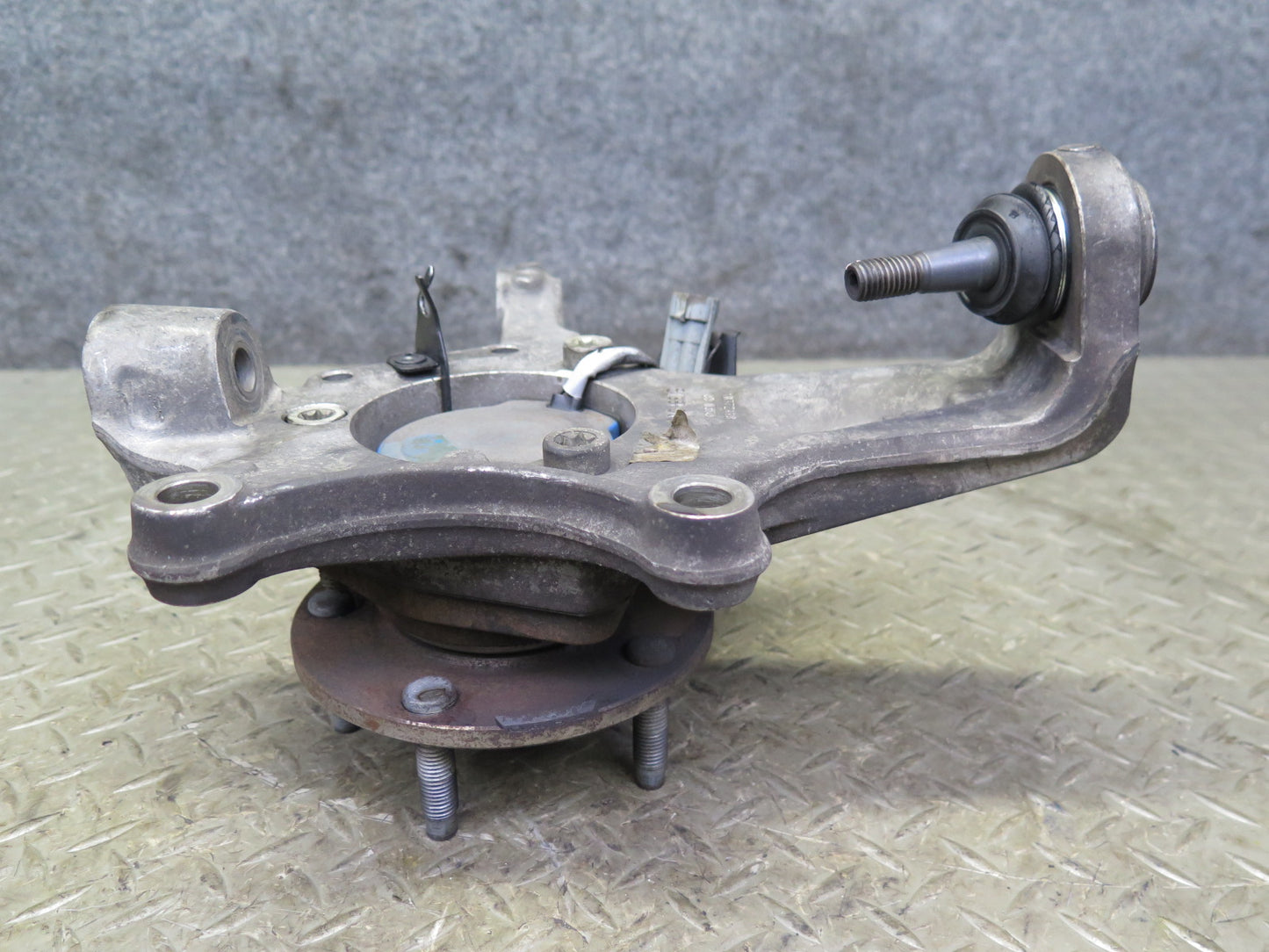 2004-2008 Cadillac XLR Front Right Pass Side Spindle Knuckle Wheel Hub Bearing