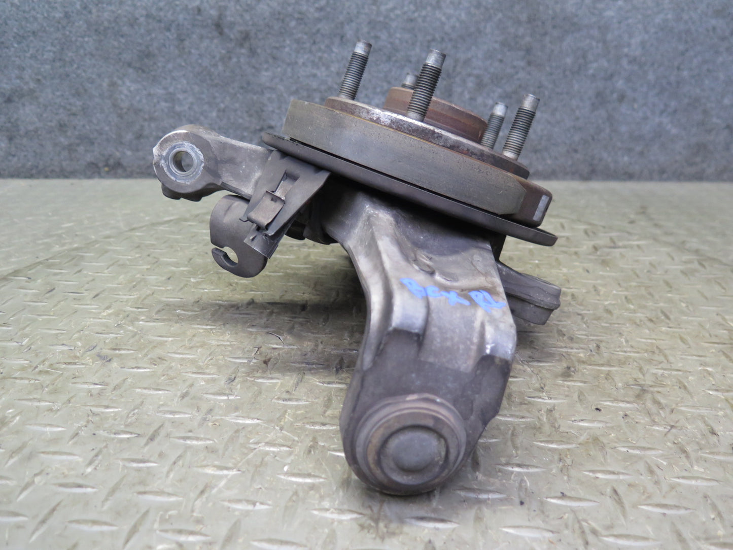 2004-2008 Cadillac XLR Rear Left Driver Side Spindle Knuckle Wheel Hub Bearing