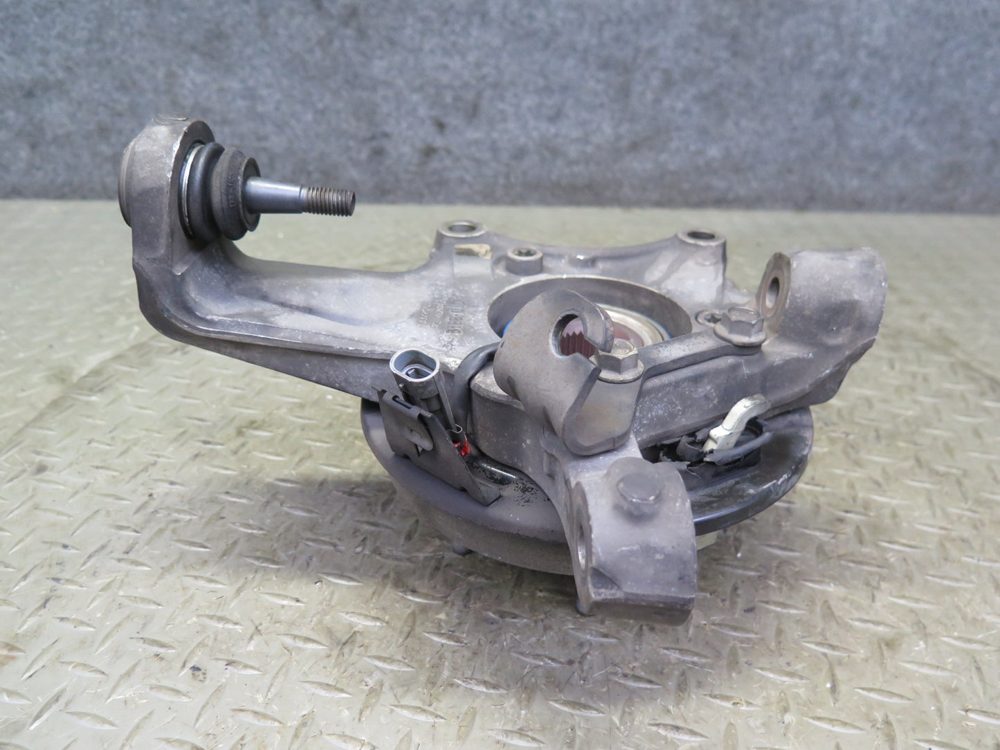 2004-2008 Cadillac XLR Rear Left Driver Side Spindle Knuckle Wheel Hub Bearing
