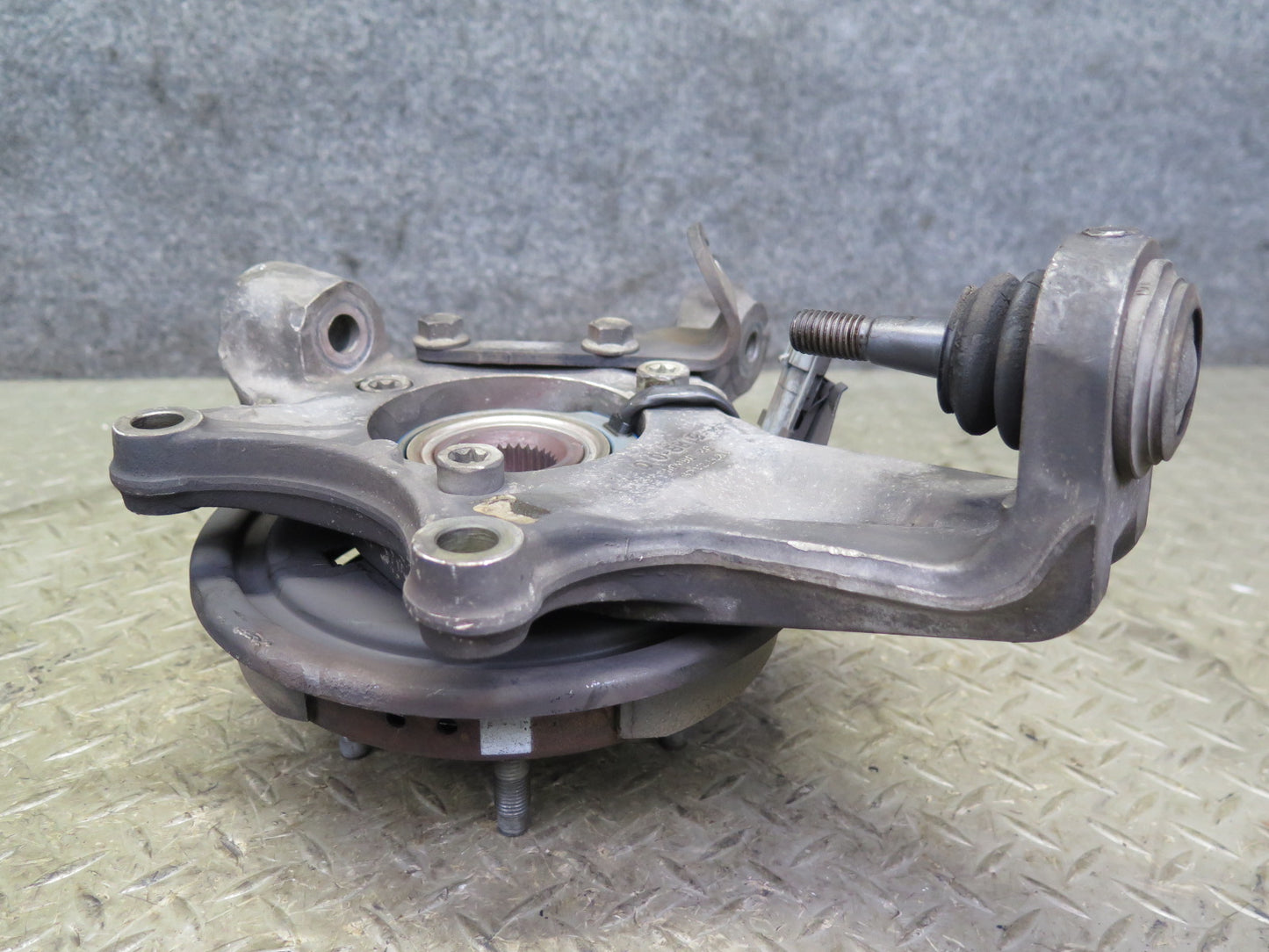 2004-2008 Cadillac XLR Rear Left Driver Side Spindle Knuckle Wheel Hub Bearing