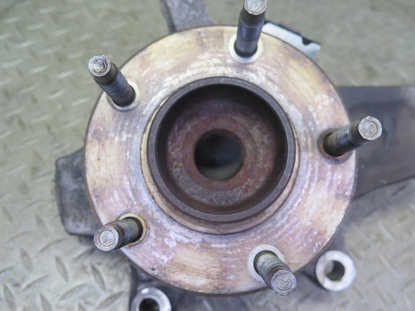 2004-2008 Cadillac XLR Front Left Driver Side Spindle Knuckle Wheel Hub Bearing