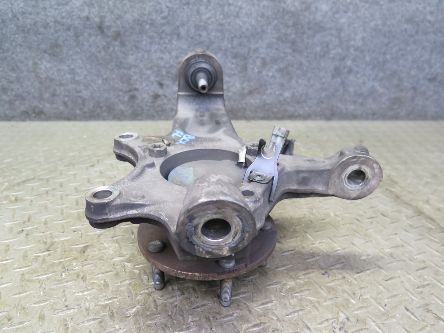 2004-2008 Cadillac XLR Front Left Driver Side Spindle Knuckle Wheel Hub Bearing