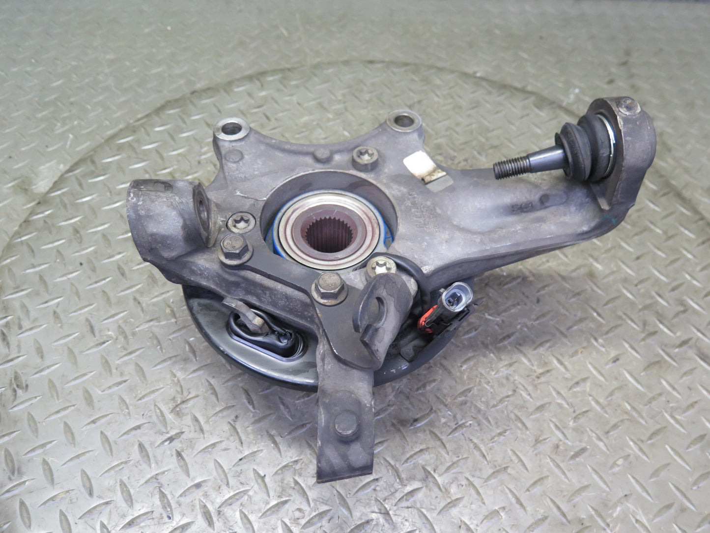 2004-2008 Cadillac XLR Rear Right Pass Side Spindle Knuckle Wheel Hub Bearing