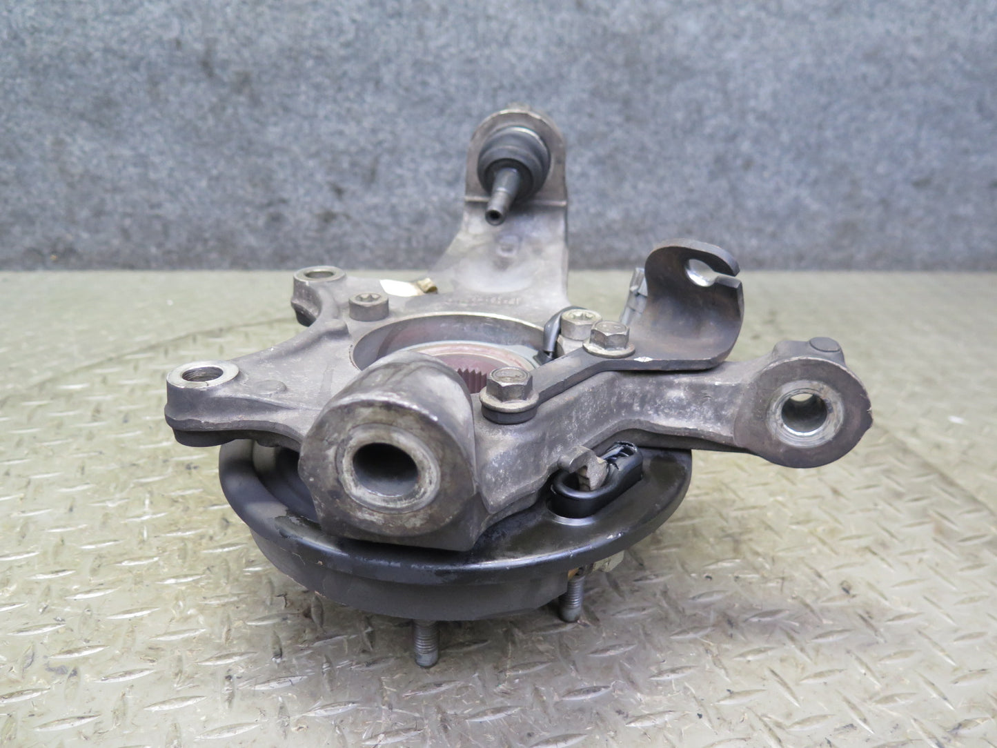 2004-2008 Cadillac XLR Rear Right Pass Side Spindle Knuckle Wheel Hub Bearing