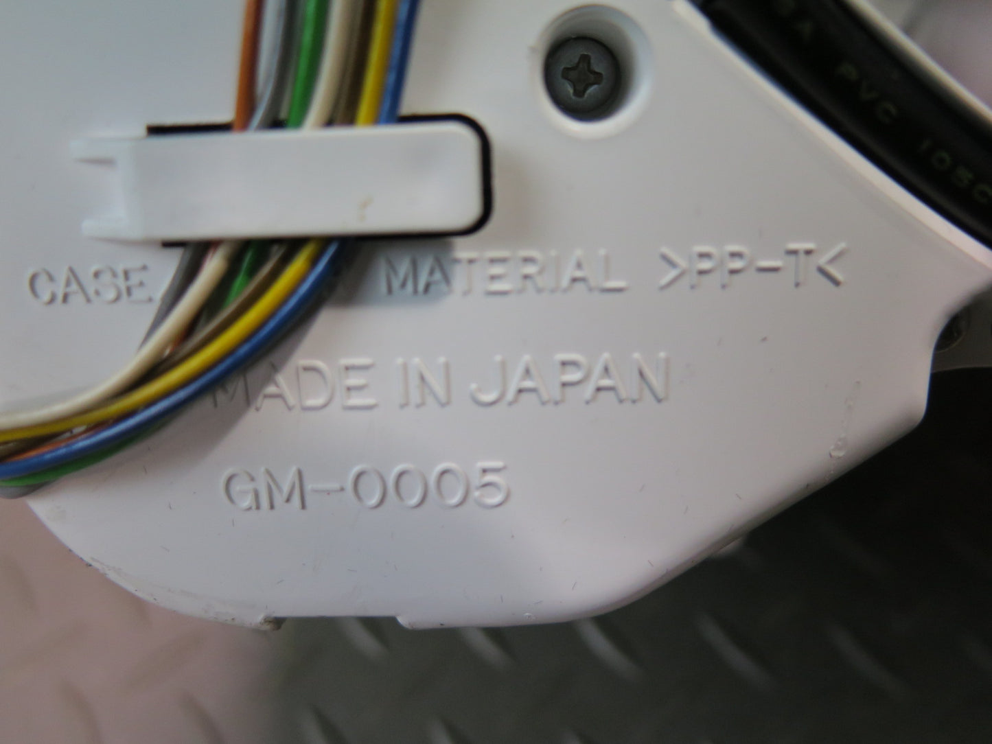 2004-2005 Cadillac XLR Dash Instrument Cluster Gauge Speedometer