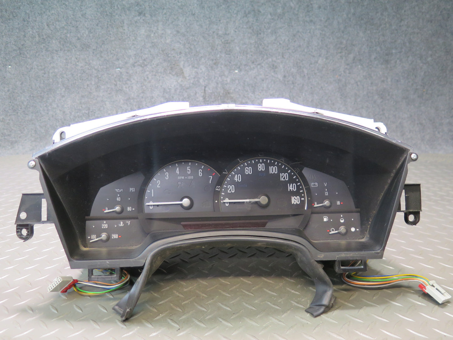 2004-2005 Cadillac XLR Dash Instrument Cluster Gauge Speedometer
