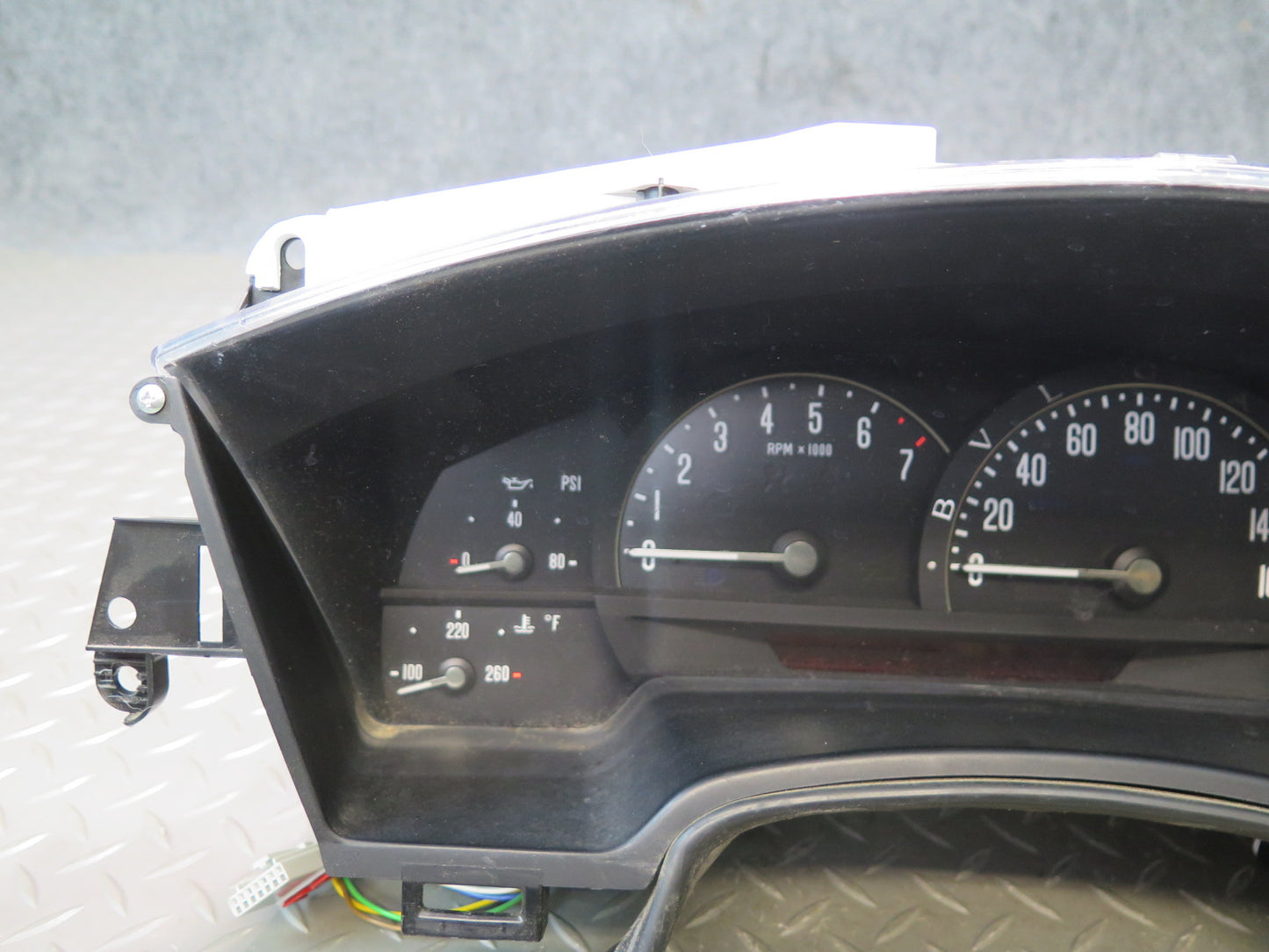 2004-2005 Cadillac XLR Dash Instrument Cluster Gauge Speedometer