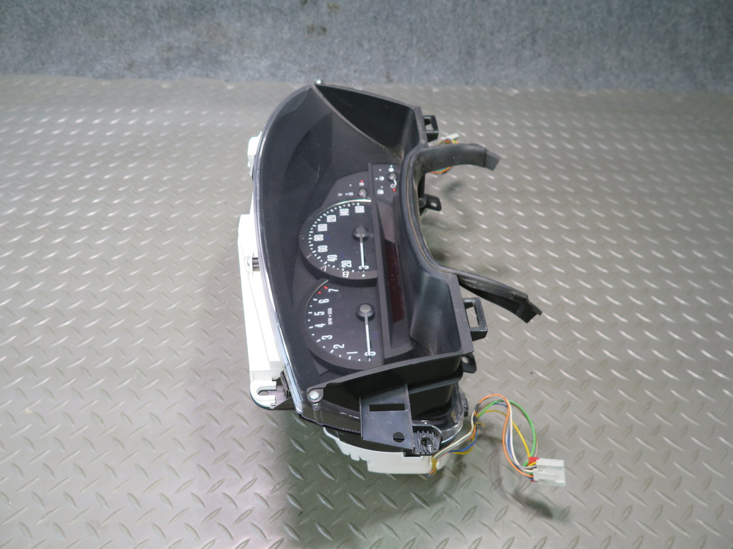 2004-2005 Cadillac XLR Dash Instrument Cluster Gauge Speedometer