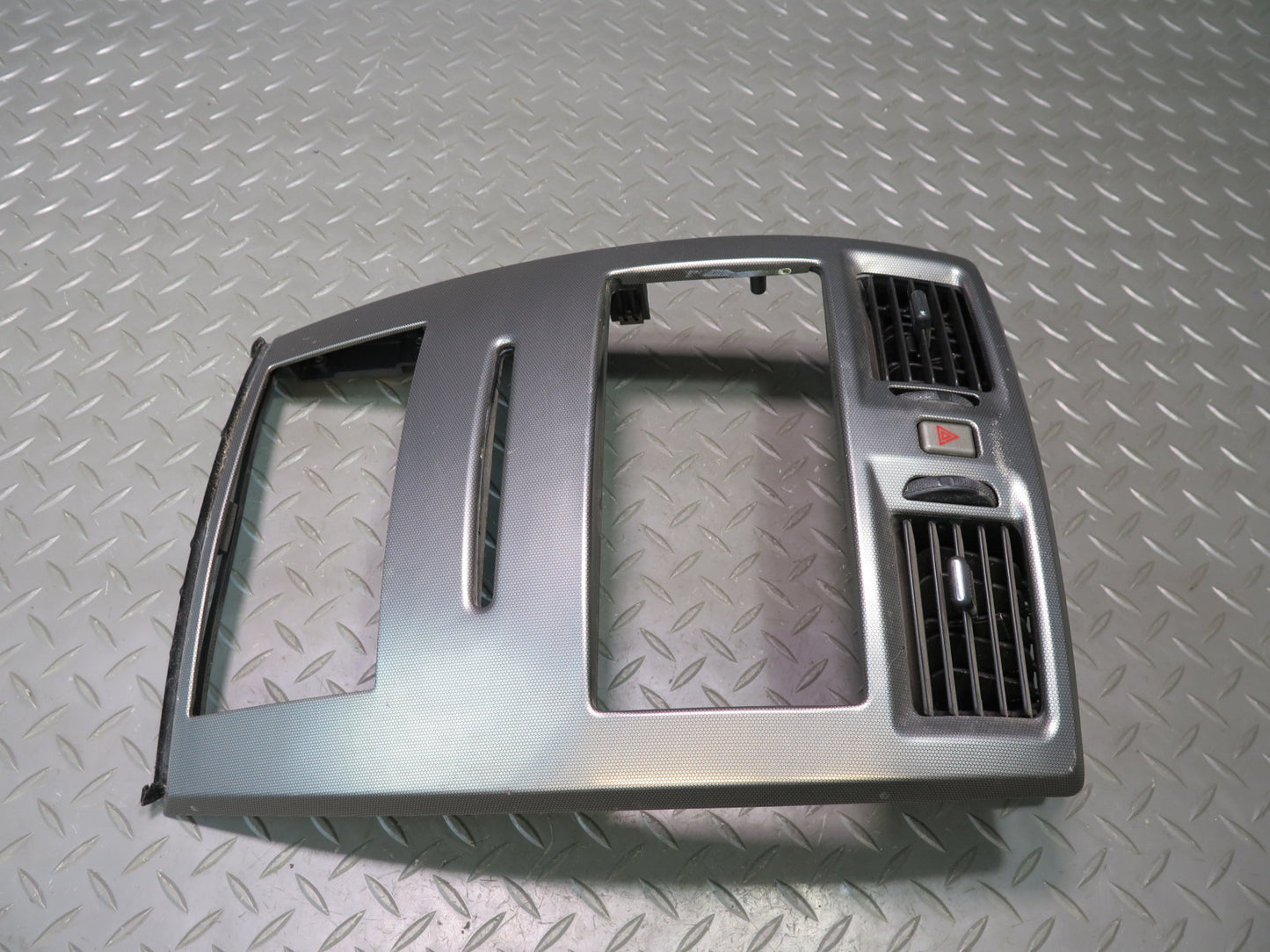 2004-2005 Cadillac XLR Front Center Console Radio Trim Bezel Panel W/ Air Vent