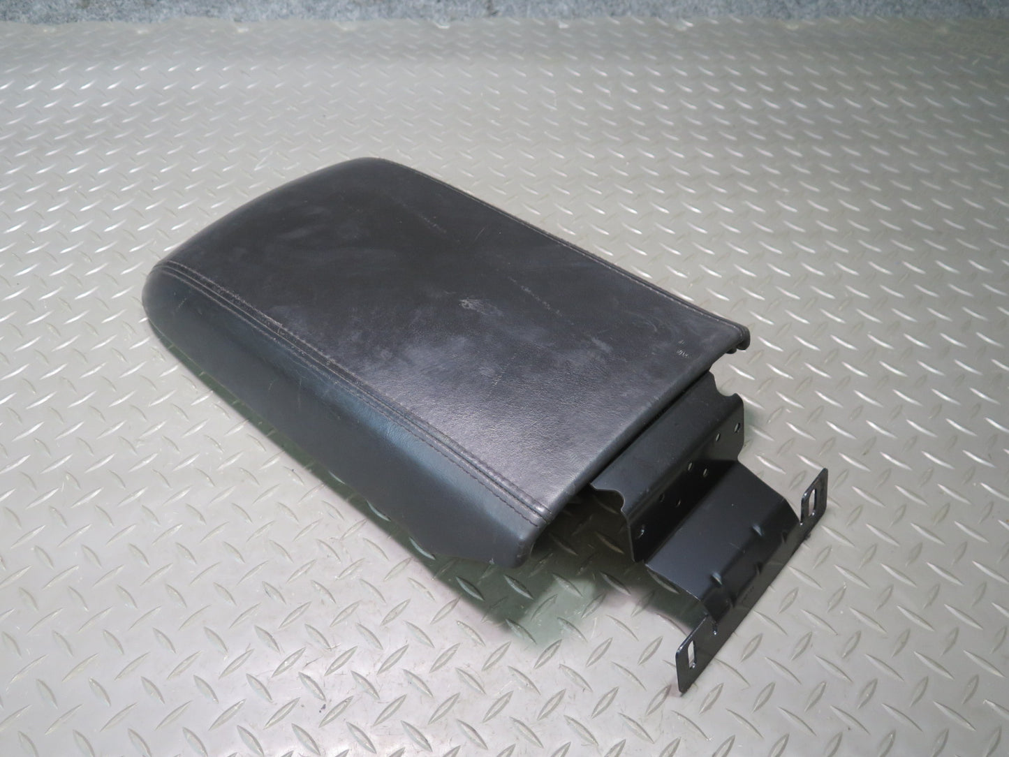 2004-2006 Cadillac XLR Center Console Lid Arm Rest Leather Black
