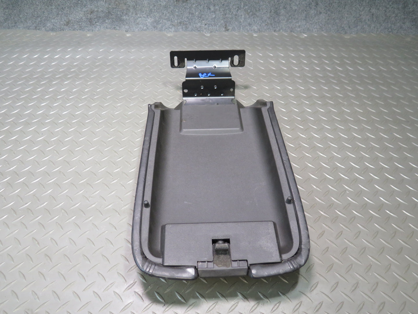 2004-2006 Cadillac XLR Center Console Lid Arm Rest Leather Black