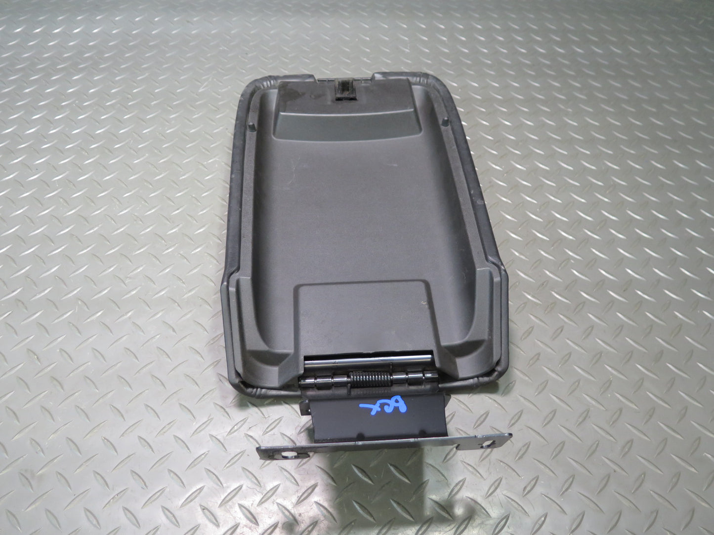 2004-2006 Cadillac XLR Center Console Lid Arm Rest Leather Black