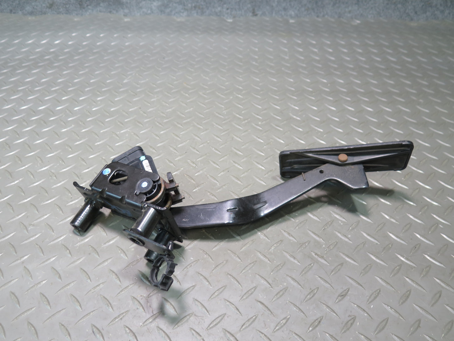 2004-2009 Cadillac XLR Gas Acceleration Pedal Assembly