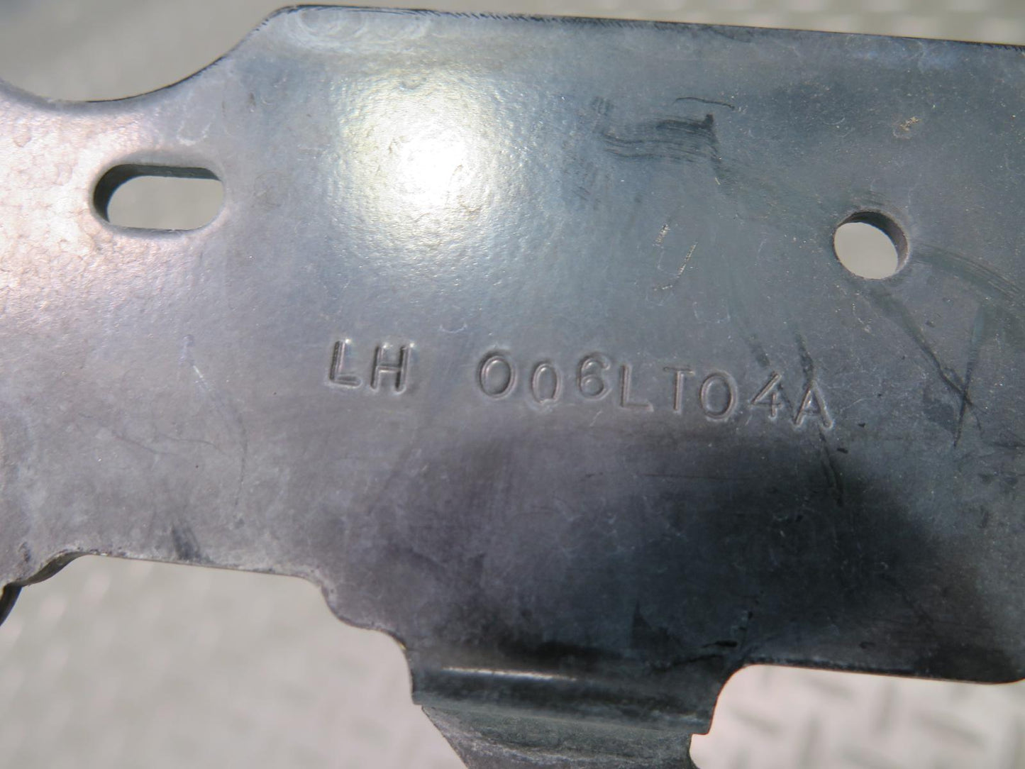 2004-2009 Cadillac XLR Front Right & Left Side Hood Bonnet Hinge Support Set