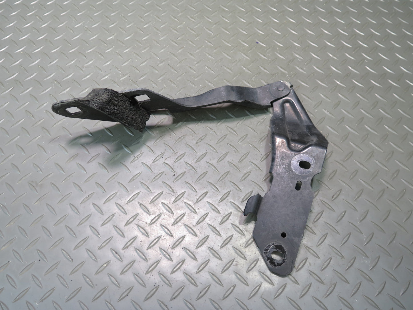 2004-2009 Cadillac XLR Front Right & Left Side Hood Bonnet Hinge Support Set
