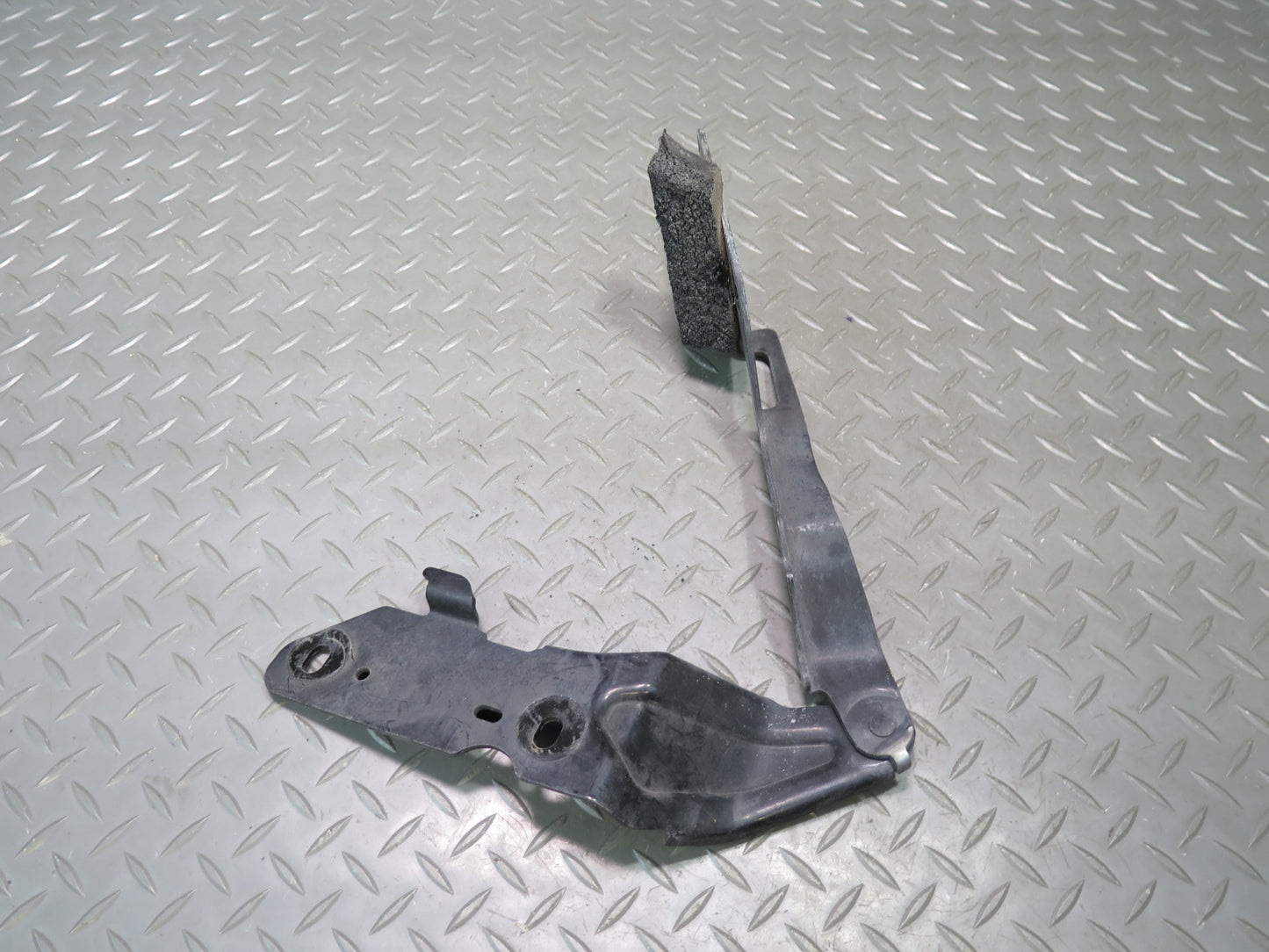 2004-2009 Cadillac XLR Front Right & Left Side Hood Bonnet Hinge Support Set