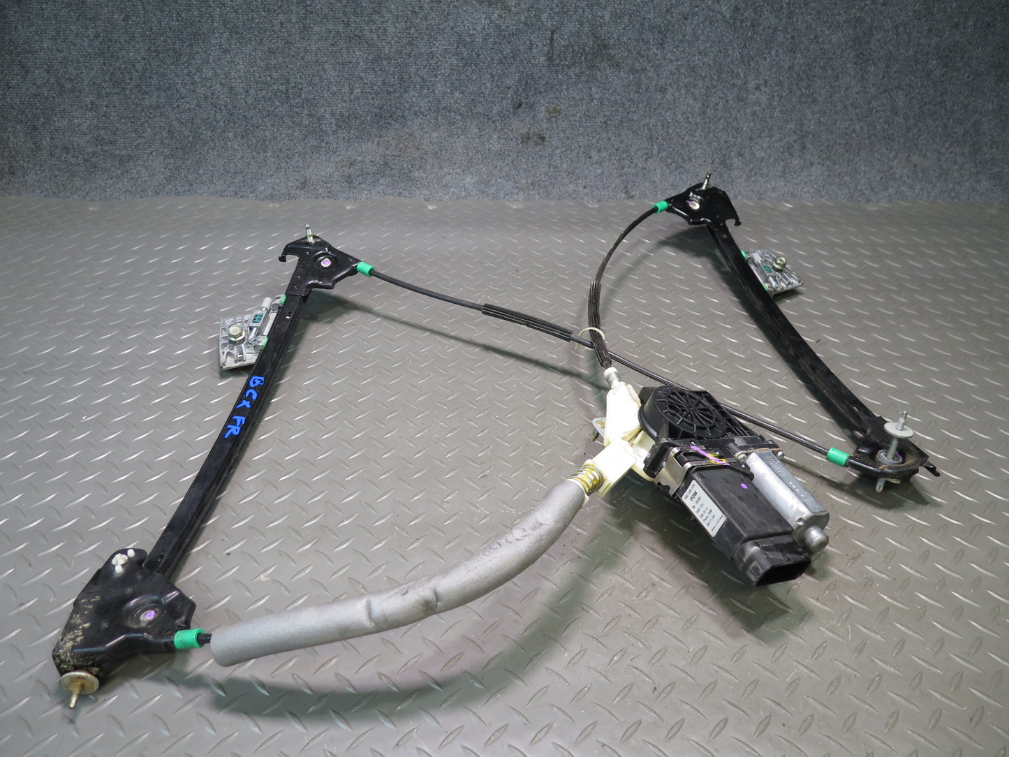 2004-2009 Cadillac XLR Front Right Passenger Side Window Regulator W/ Motor