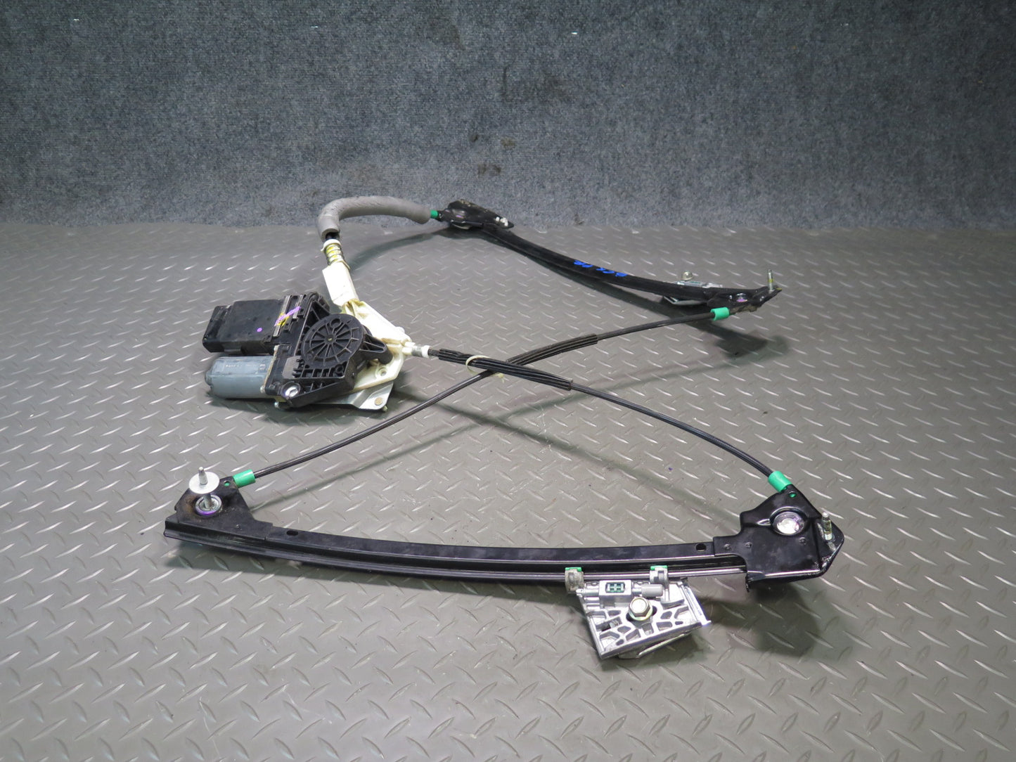 2004-2009 Cadillac XLR Front Right Passenger Side Window Regulator W/ Motor