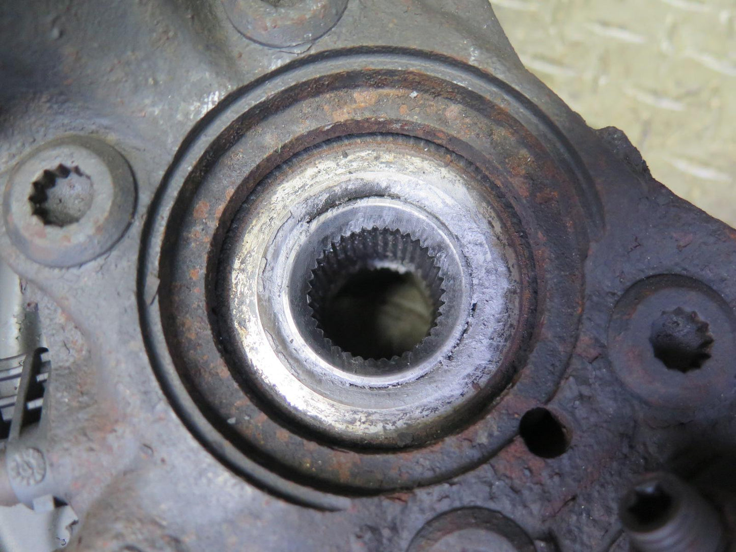 12-13 VW Golf R MK6 AWD Front Left Spindle Knuckle Wheel Hub Bearing OEM