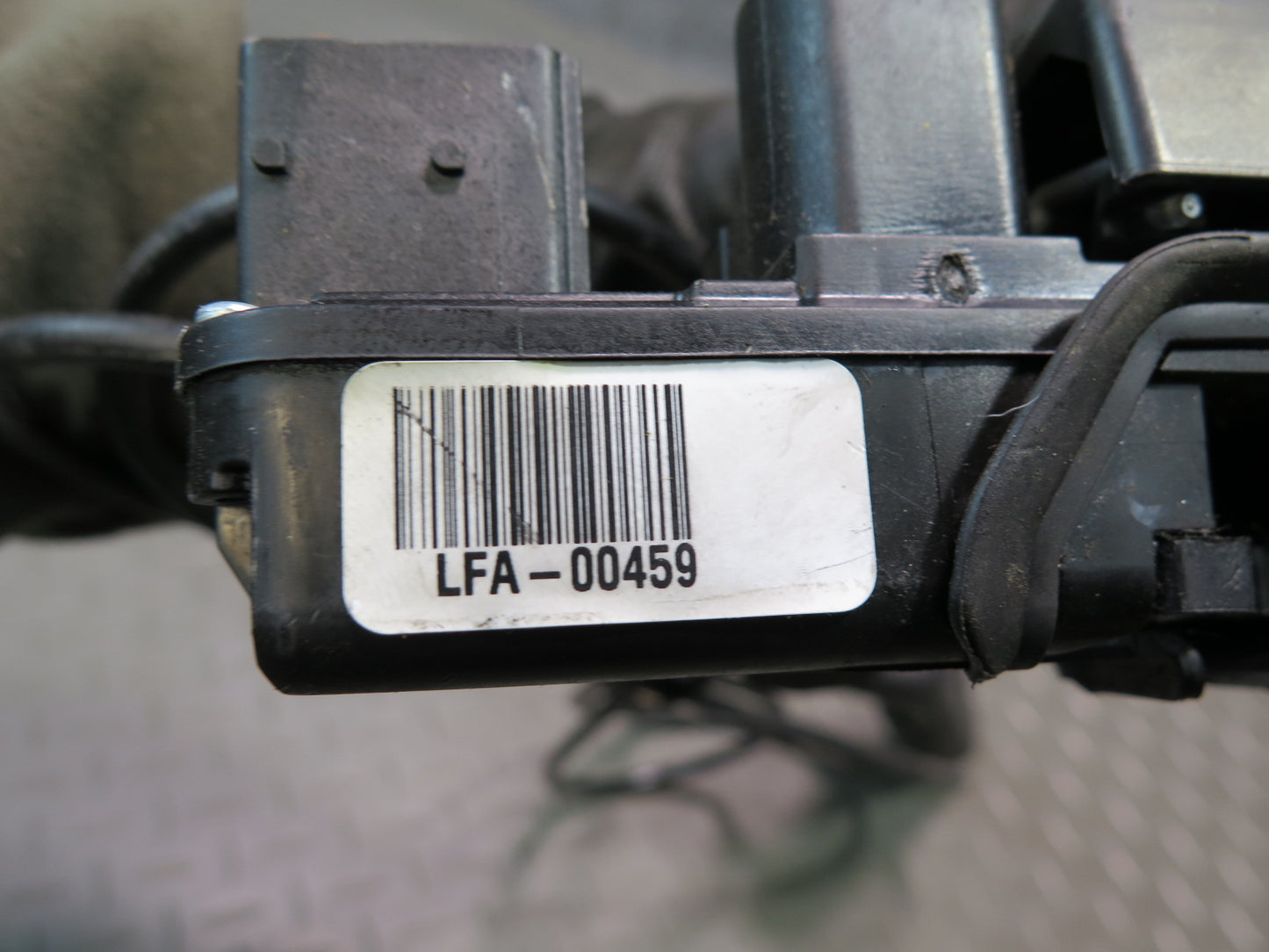 2004-2009 Cadillac XLR Left Driver Side Door Lock Latch W/ Handle & Cable