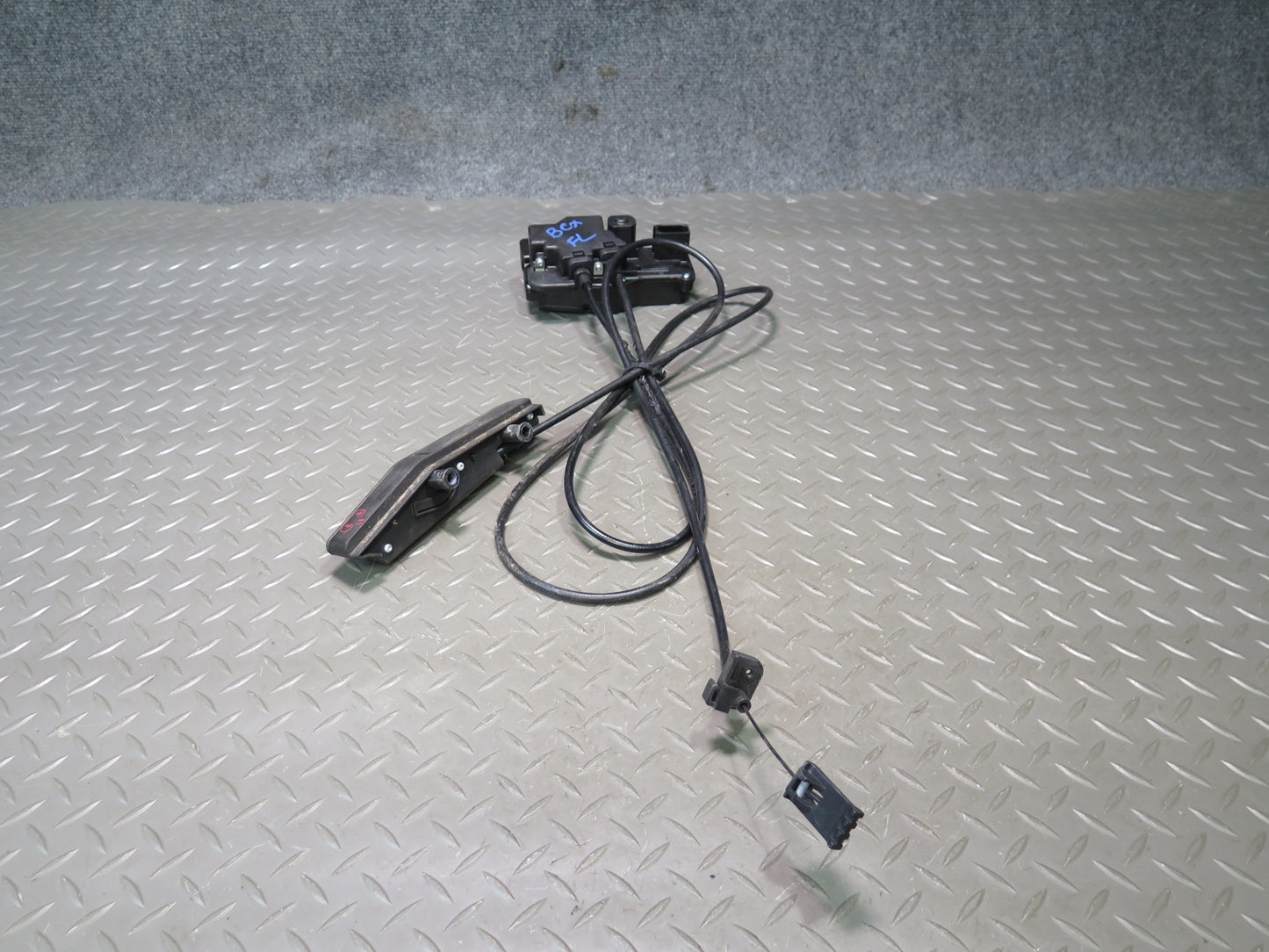 2004-2009 Cadillac XLR Left Driver Side Door Lock Latch W/ Handle & Cable