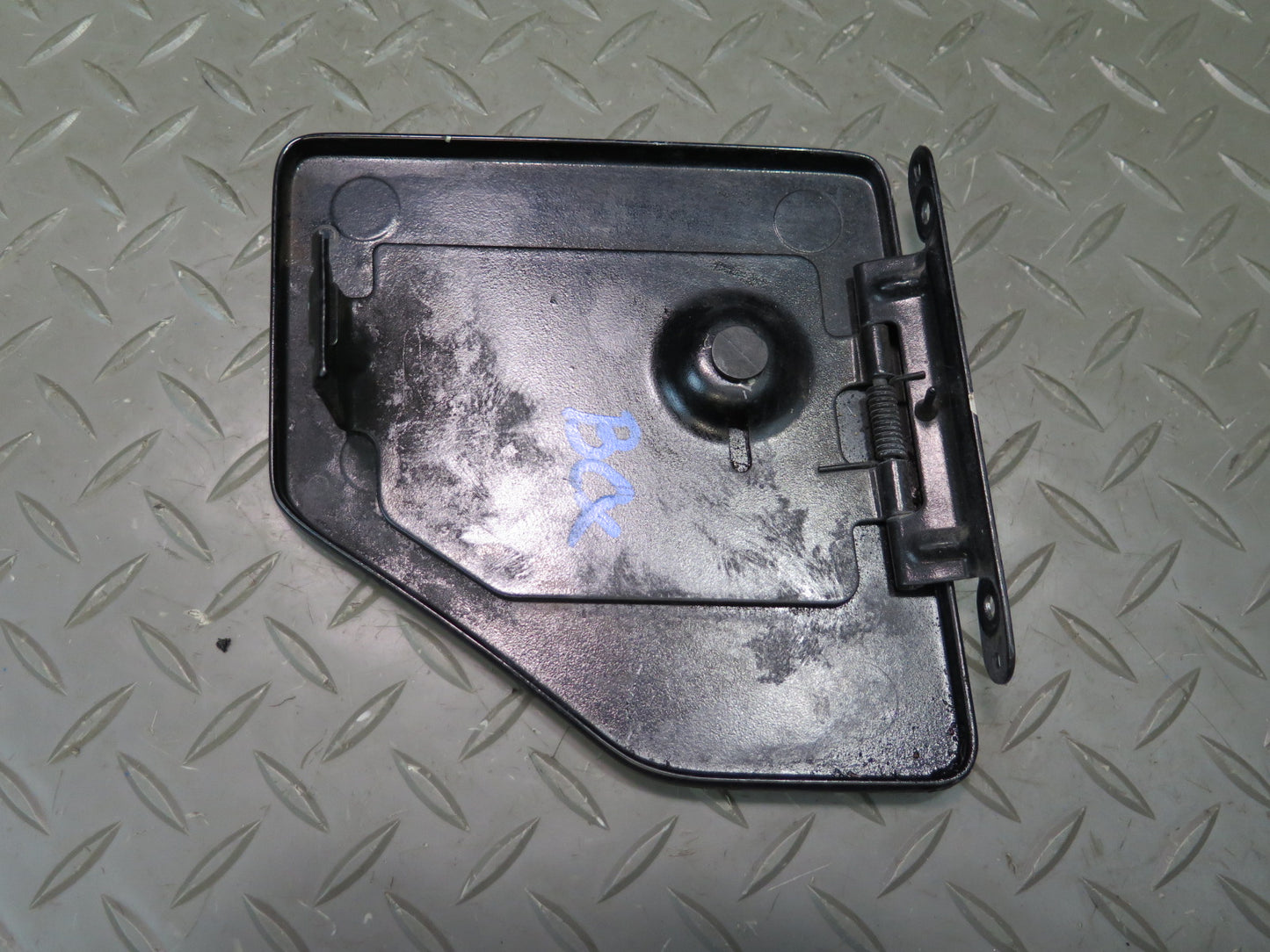 2004-2009 Cadillac XLR Fuel Tank Filler Door Lid Cover Black